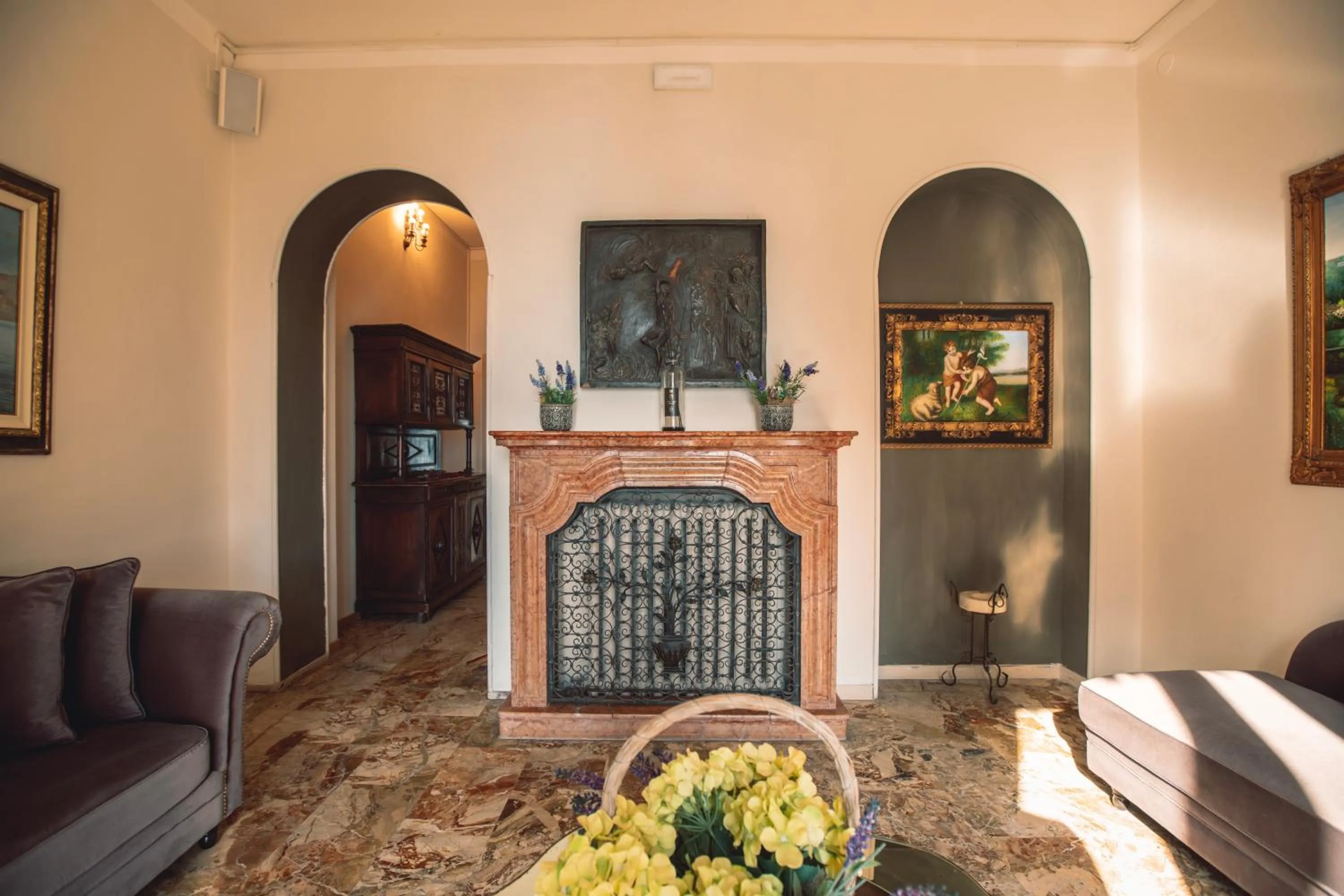 Seating area in Villa Mimosa au Lac - Estella Hotels Italia