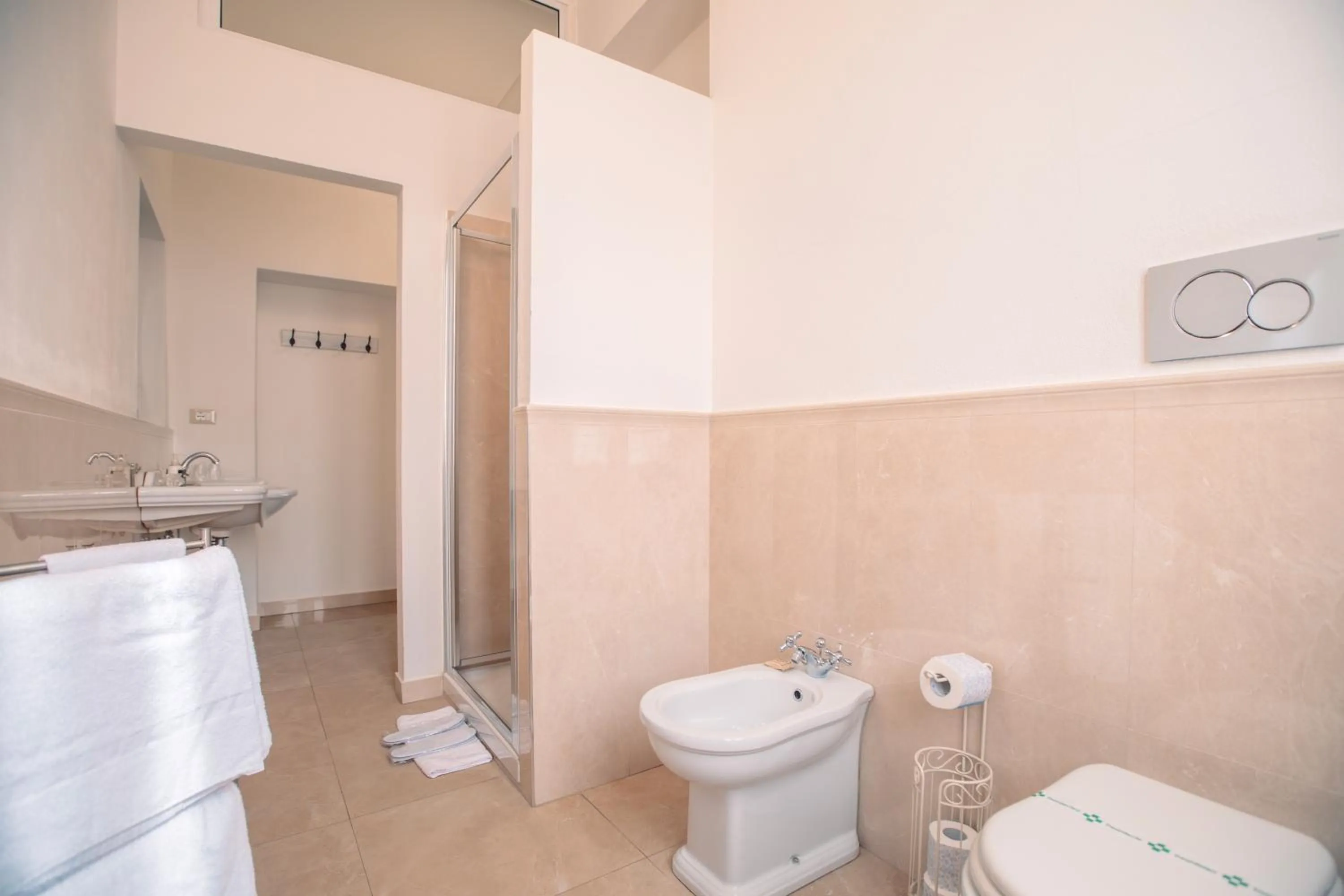 Bathroom in Villa Mimosa au Lac - Estella Hotels Italia