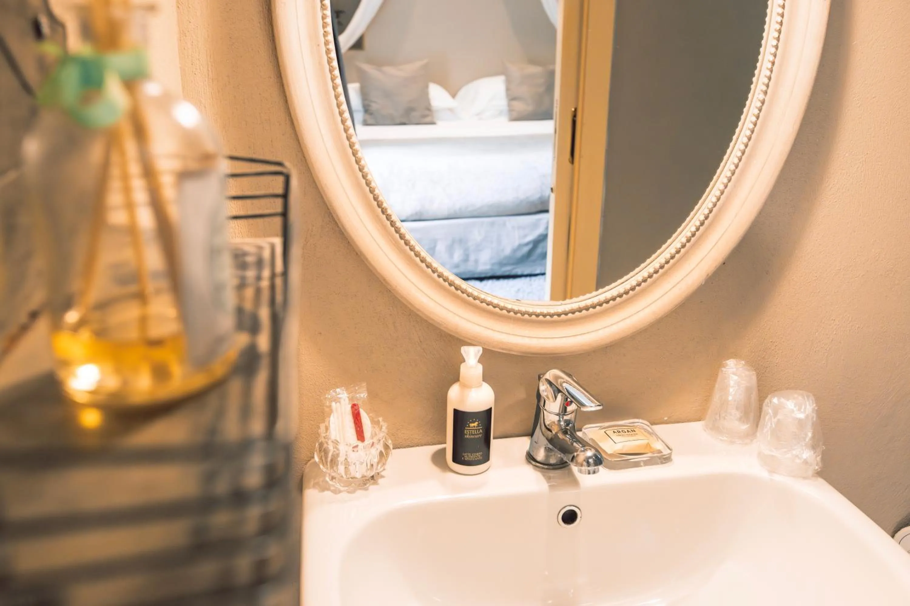 Bathroom in Villa Mimosa au Lac - Estella Hotels Italia