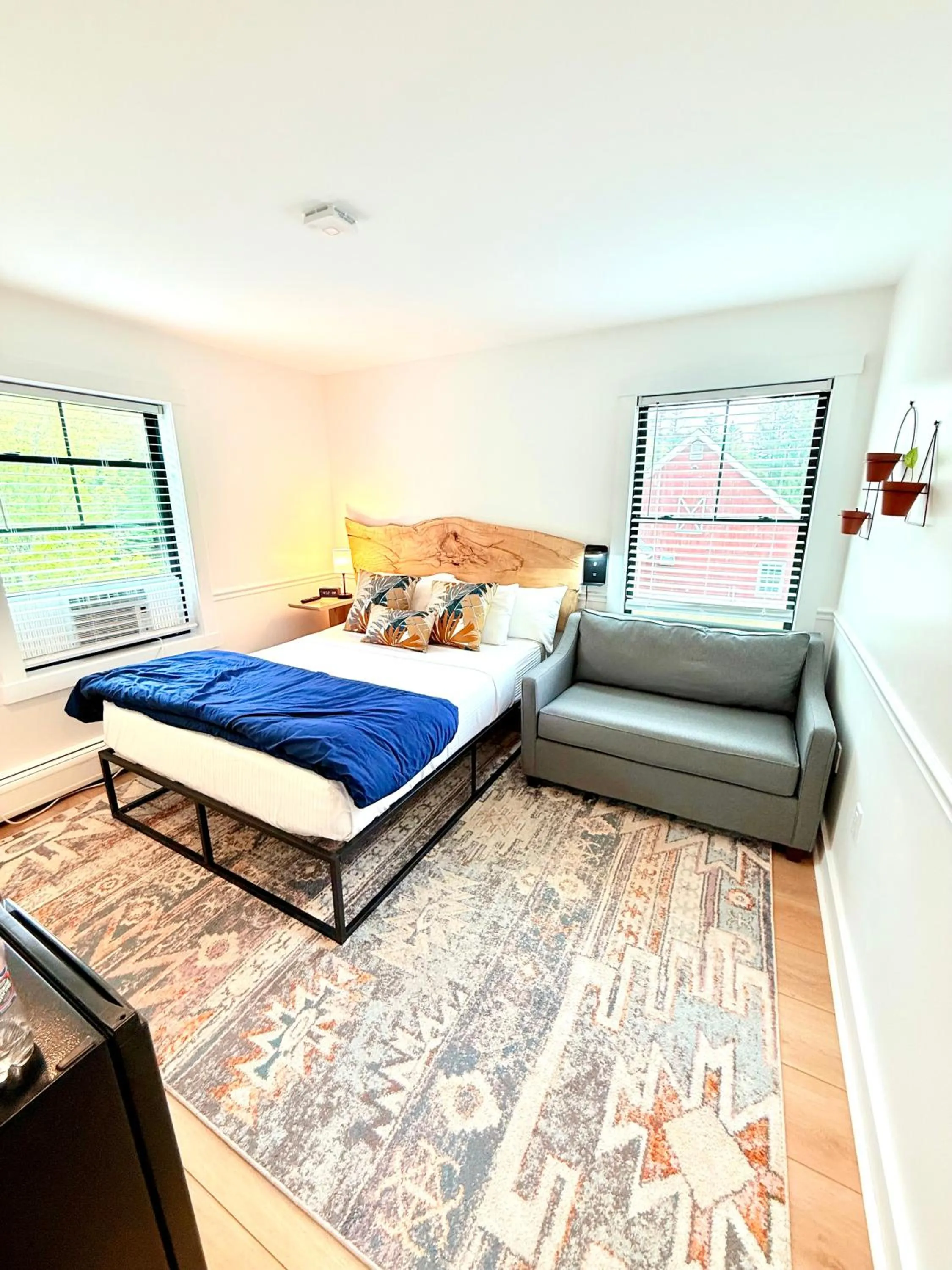 Bed in Farm Road Estate