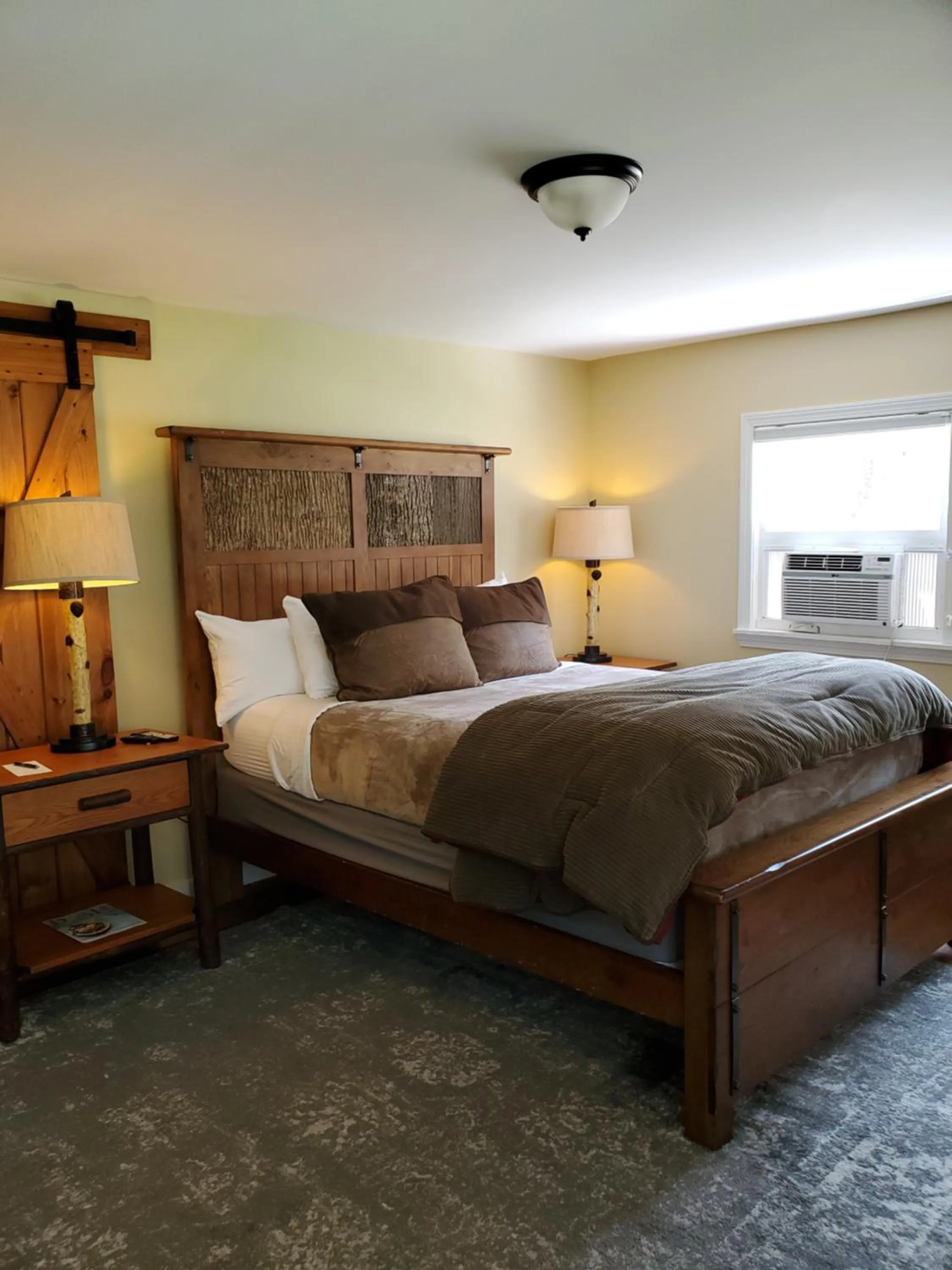 Bed in Farm Road Estate