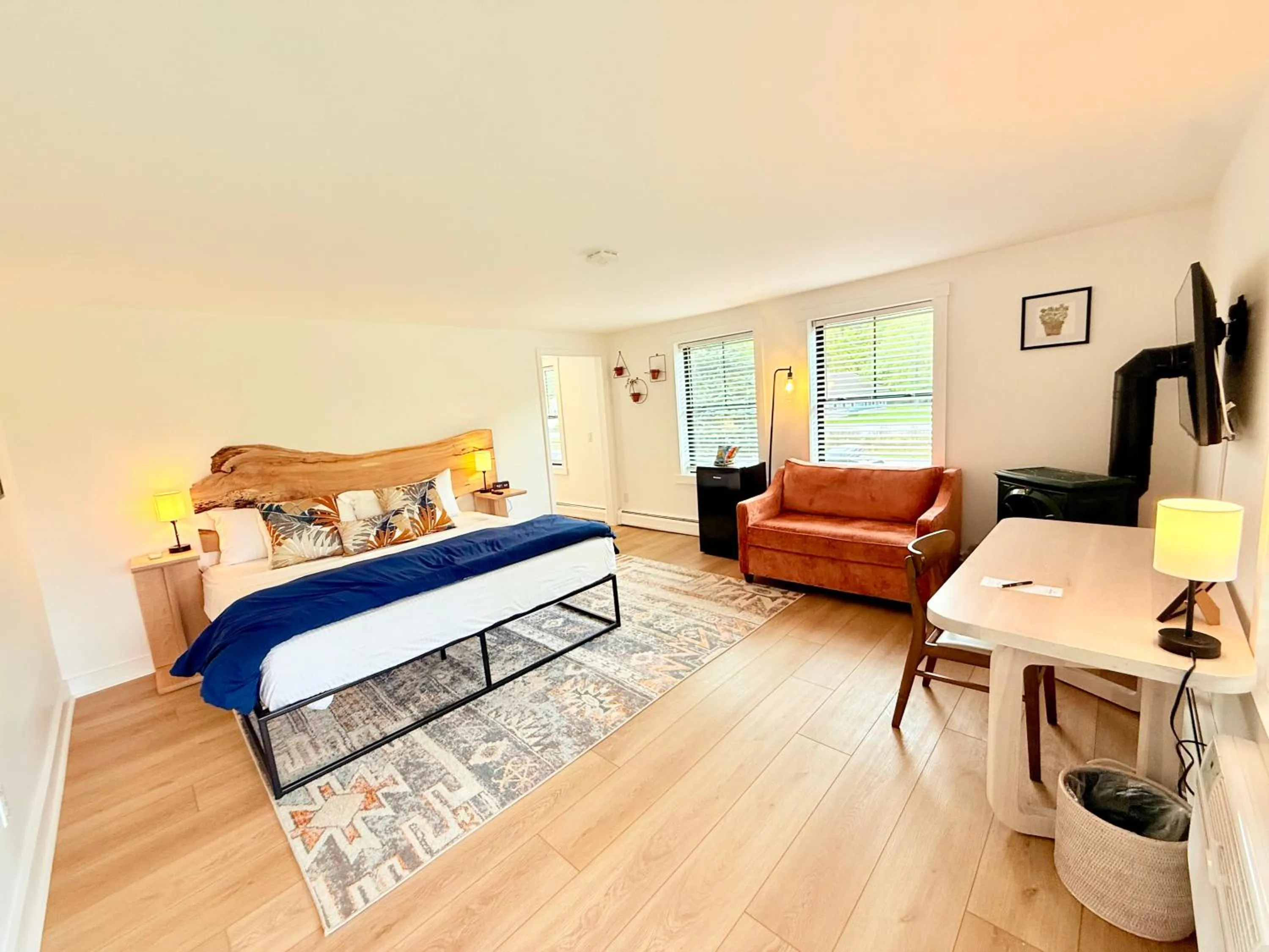 Bed in Farm Road Estate