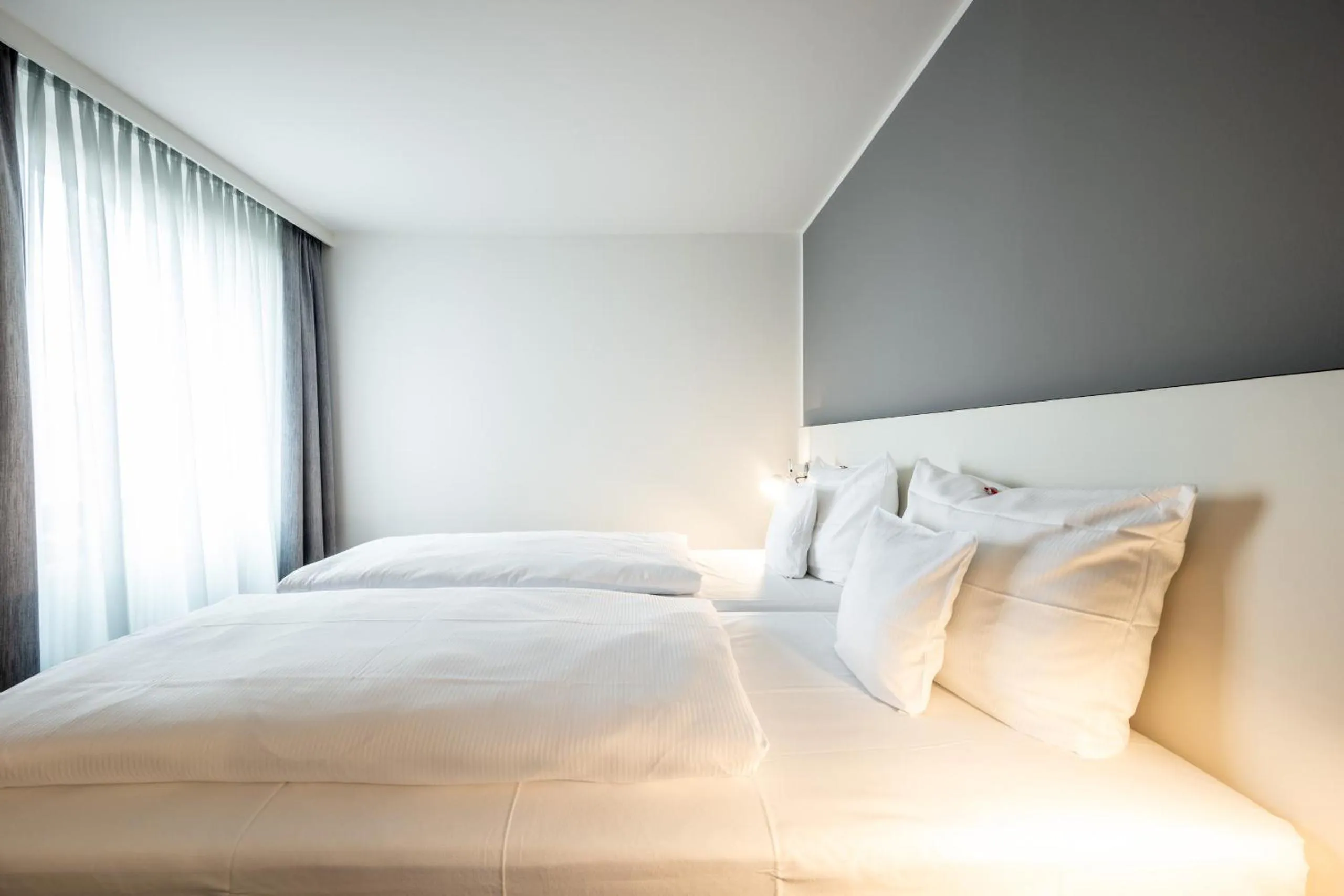 Photo of the whole room, Bed in Kassel Ost