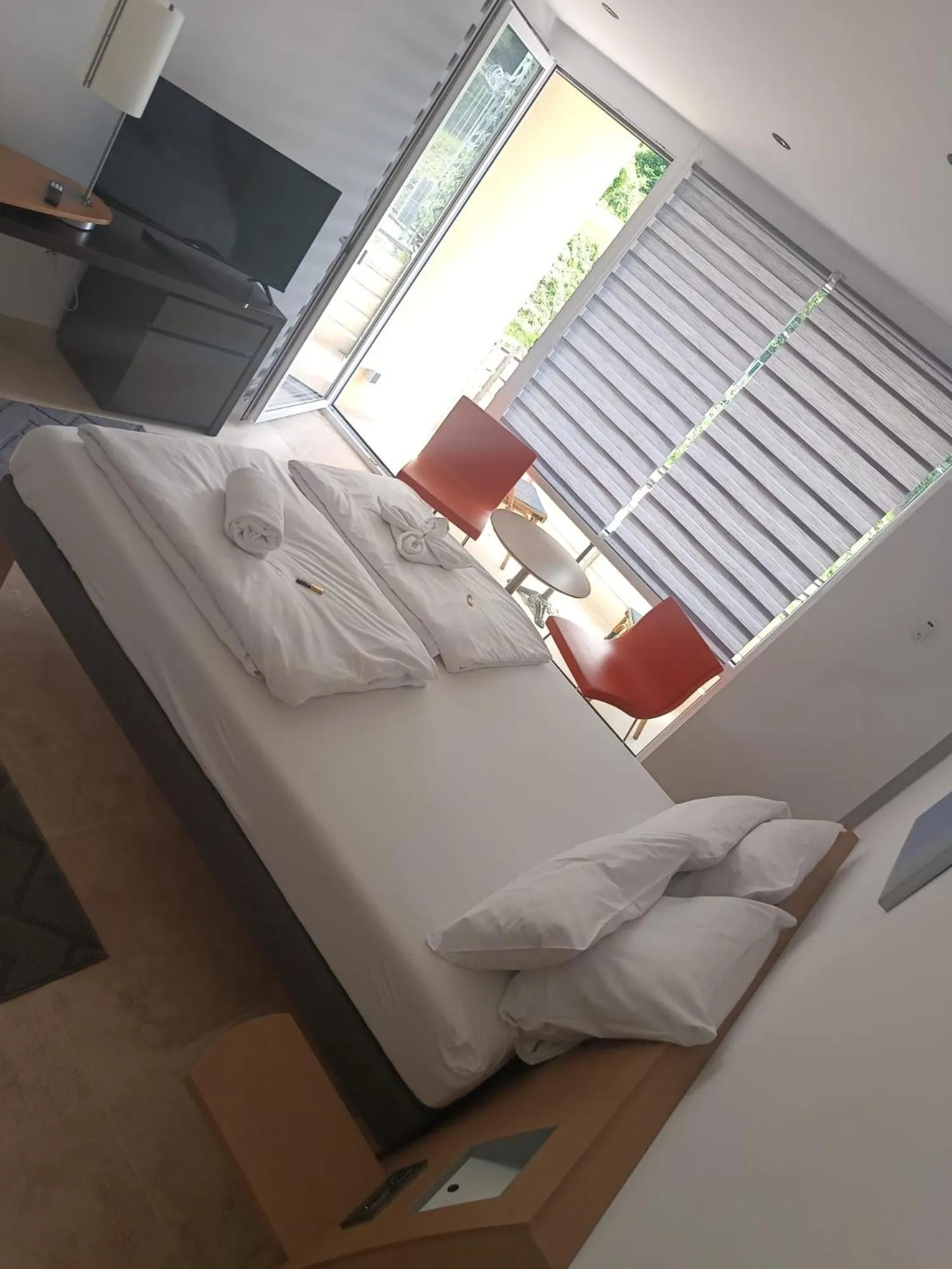 Photo of the whole room, Bed in Maxhotel