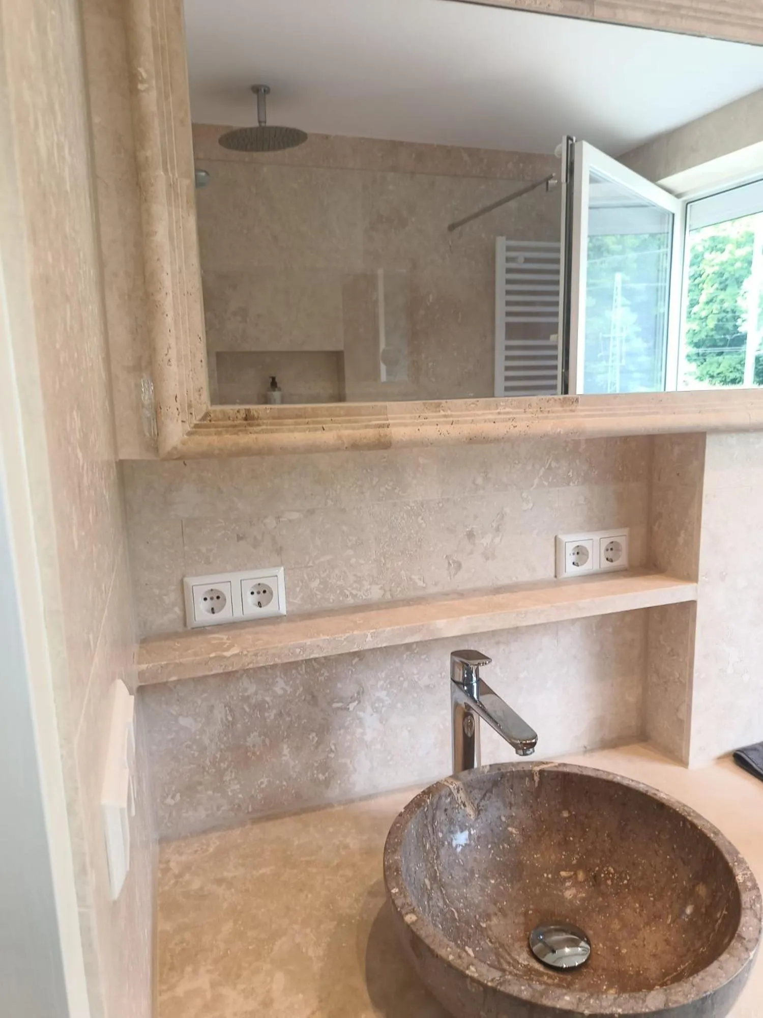 Bathroom in Maxhotel