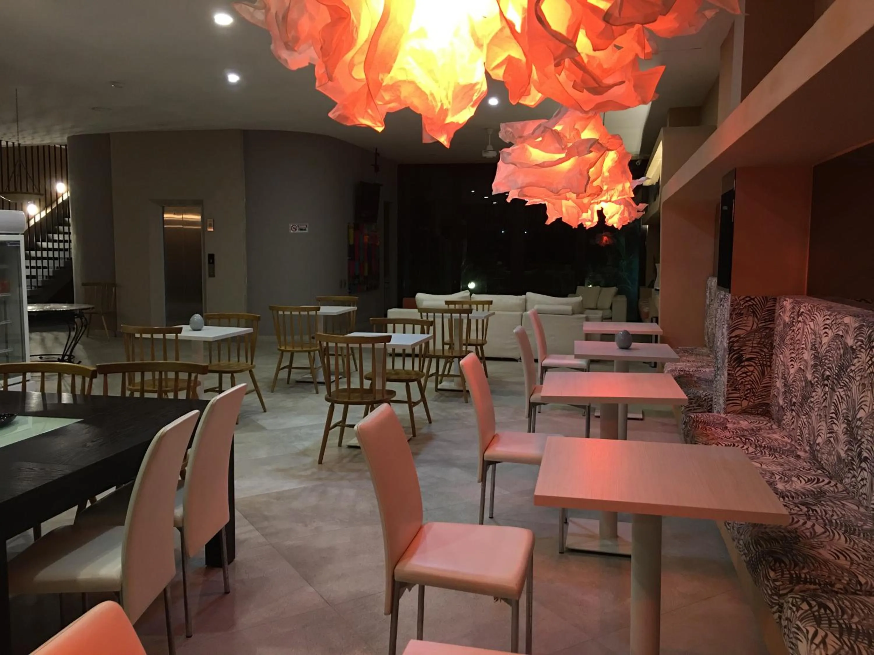 Restaurant/places to eat in Arte Hotel
