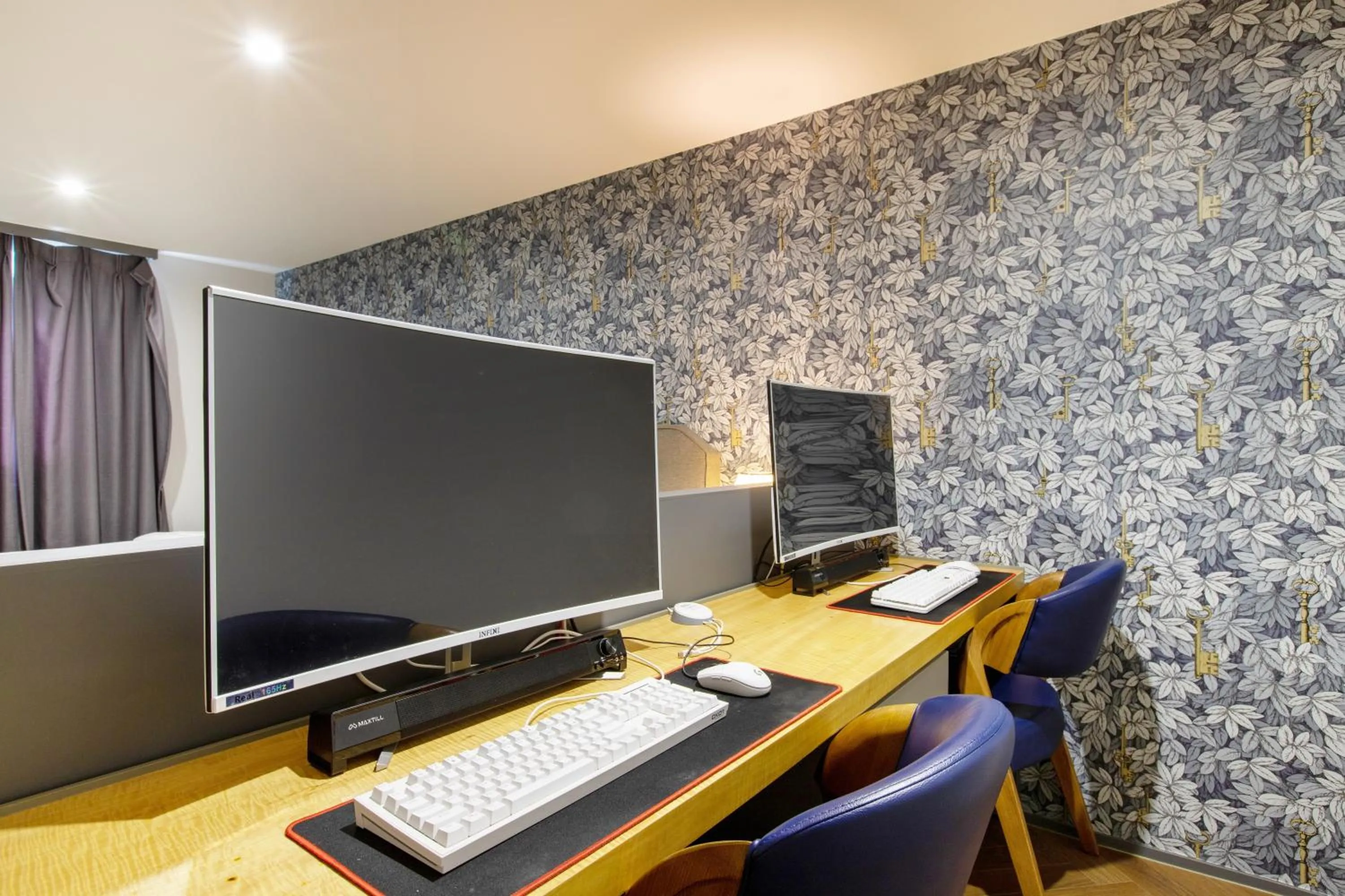 Brown-Dot Hotel Minam