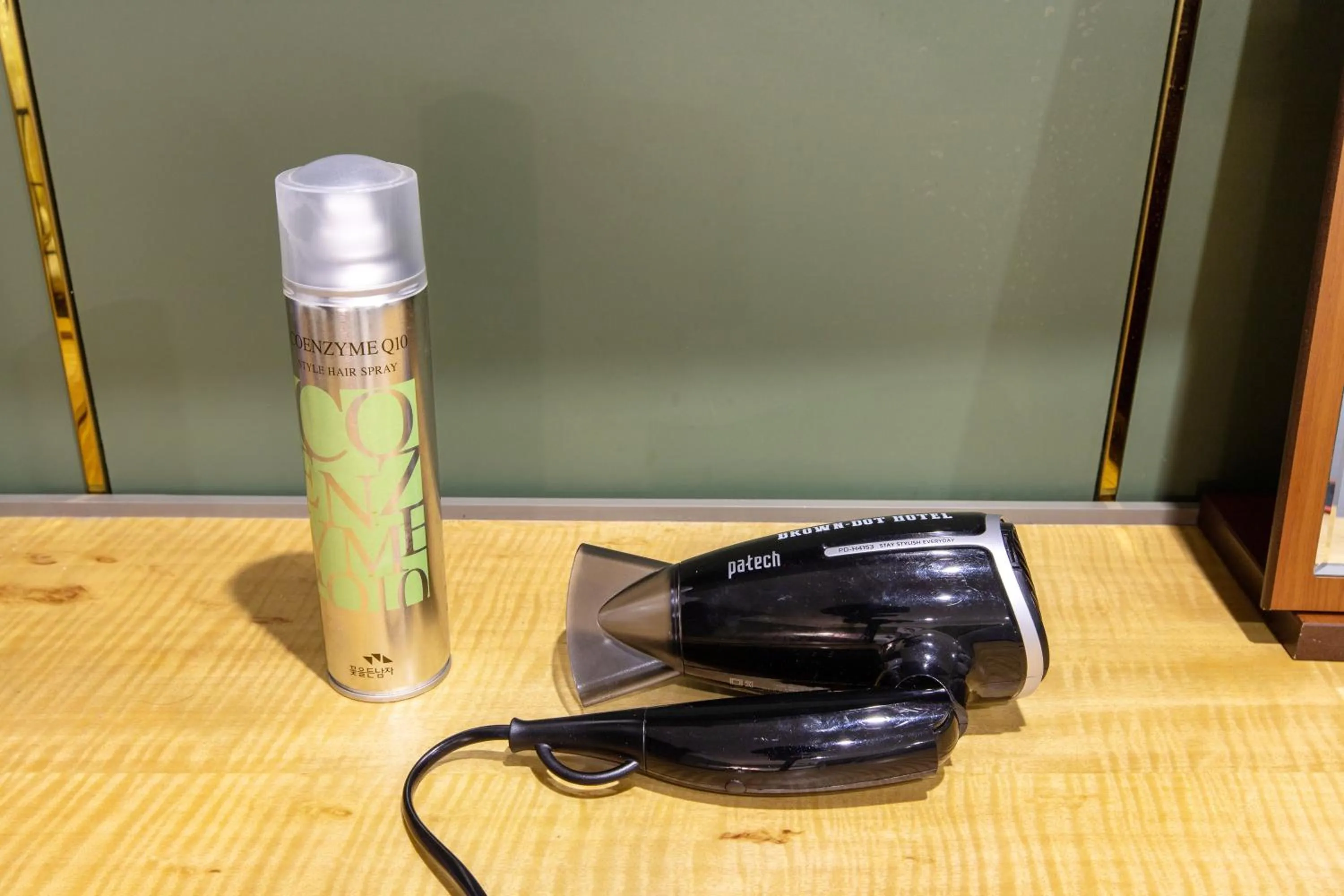 Brown-Dot Hotel Minam