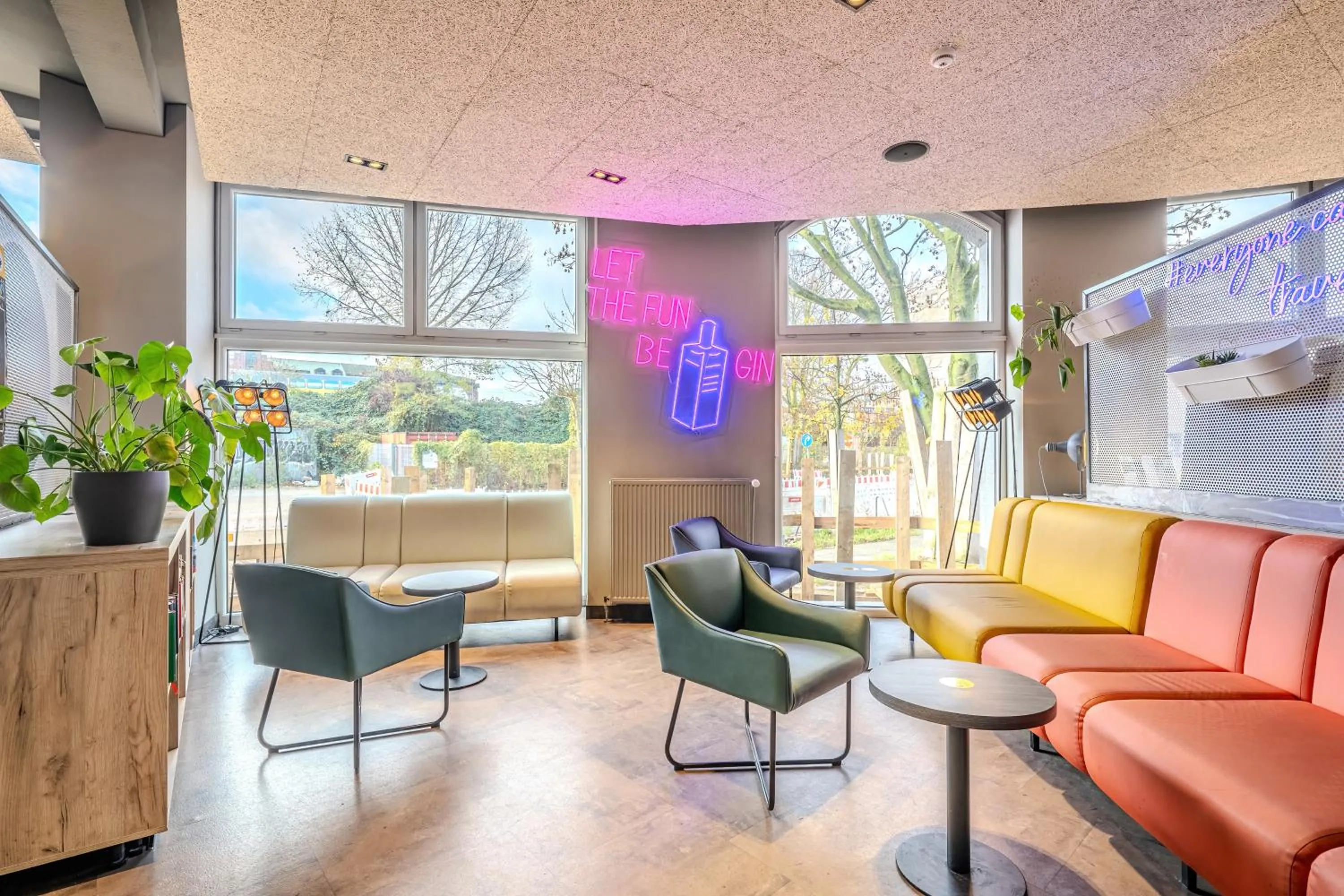 Lobby or reception in a&o Hamburg Hauptbahnhof