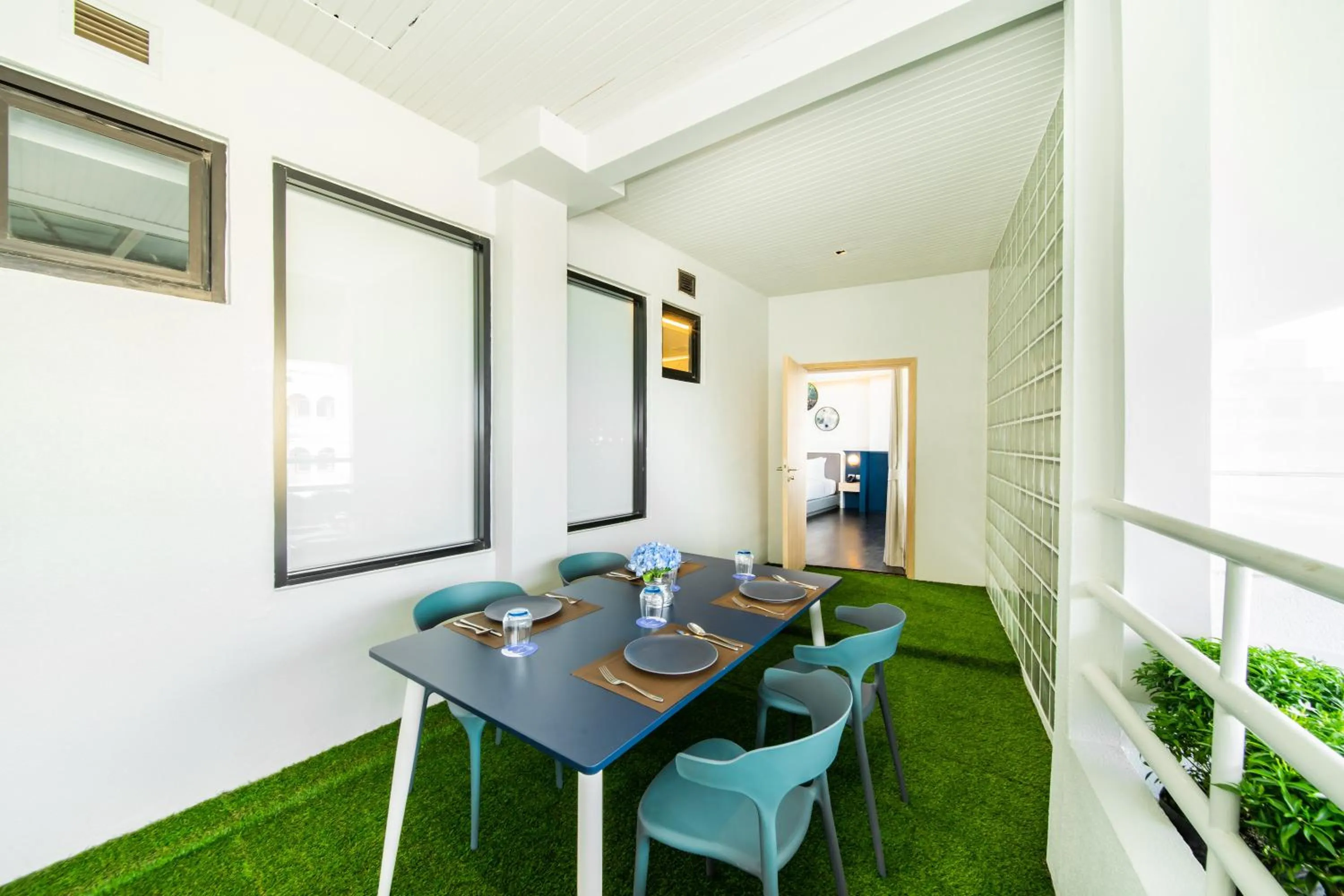 Seating area in Kram Pattaya