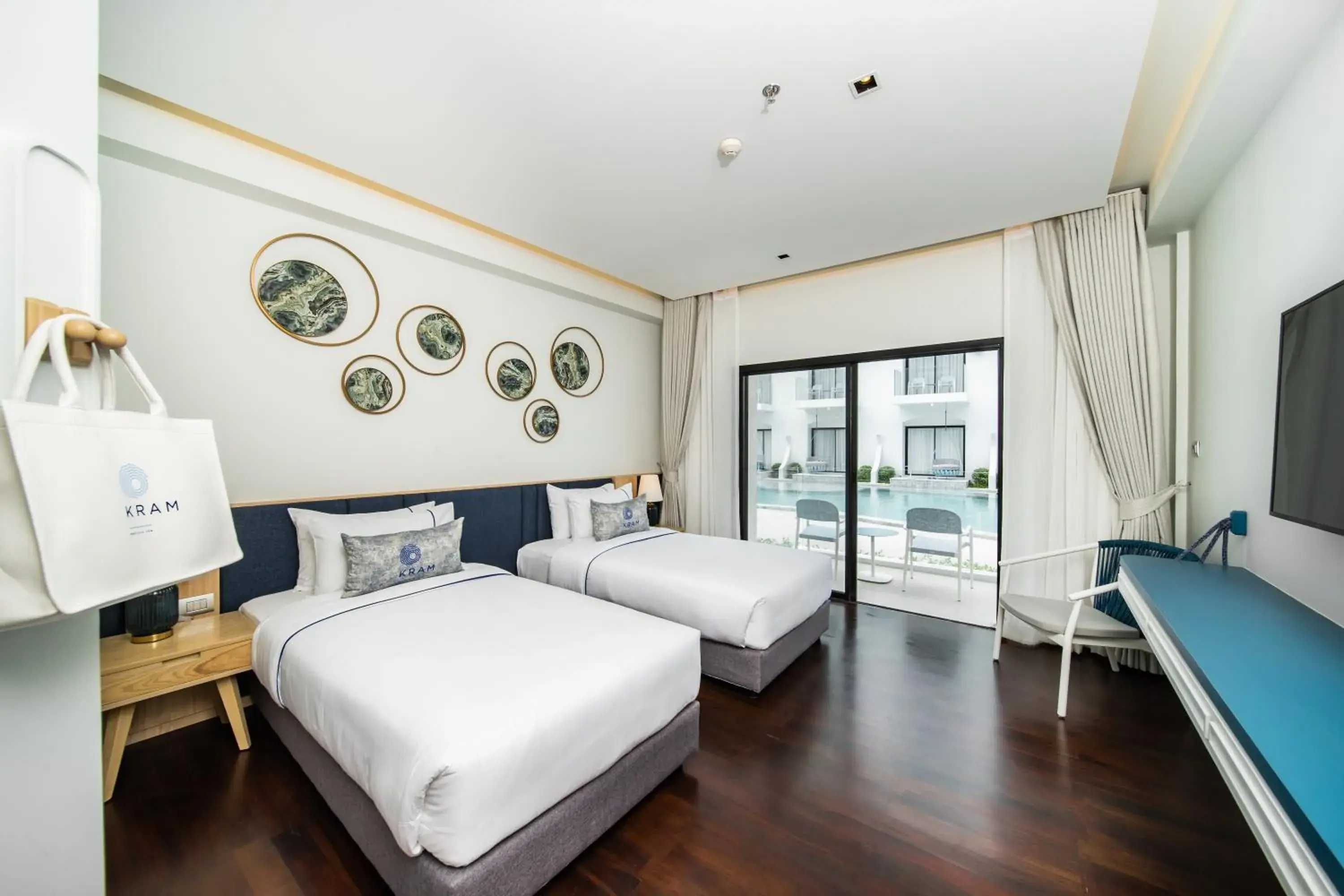 Deluxe Twin Bed with Pool View in Kram Pattaya Deluxe Twin Bed with Pool View in Kram Pattaya