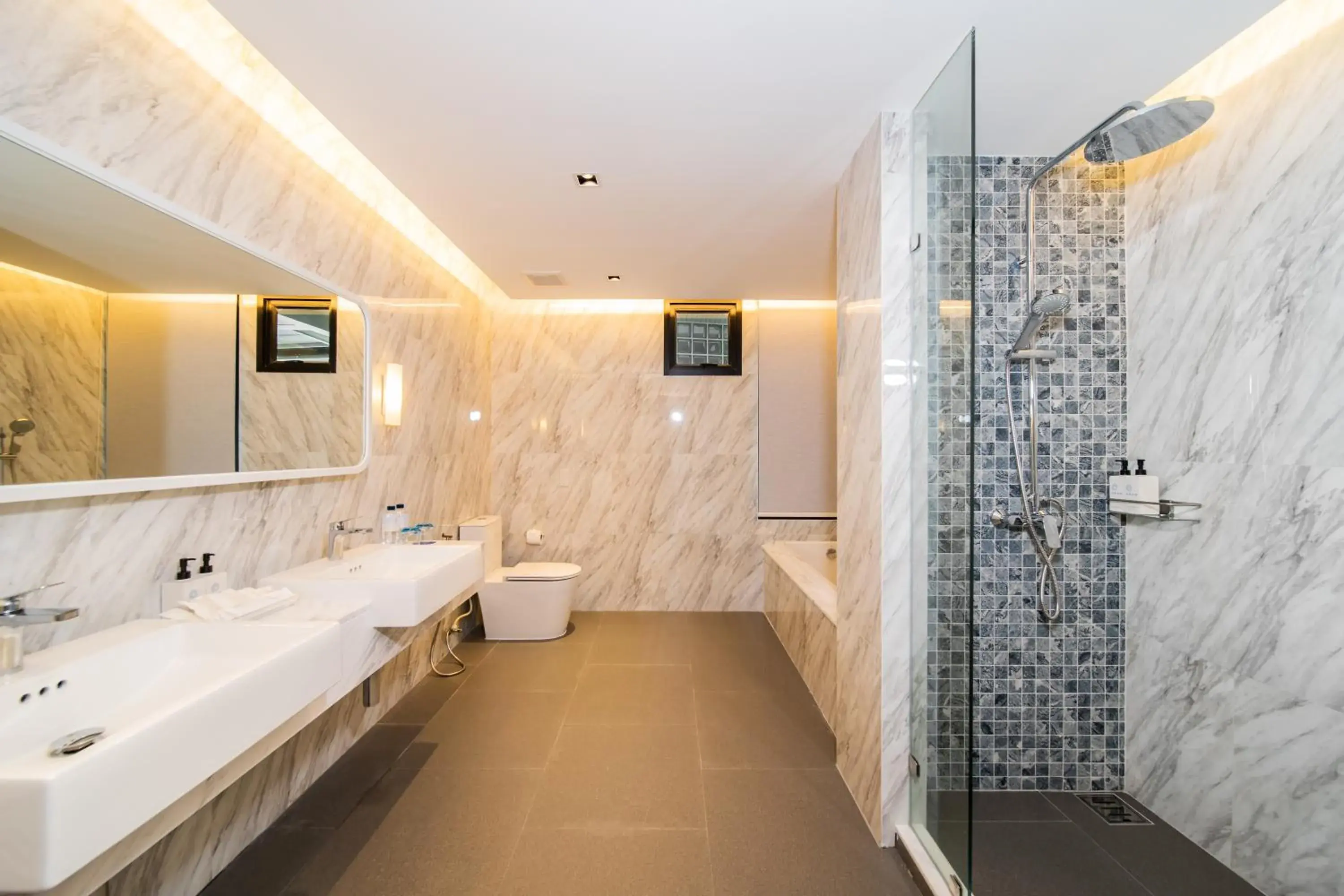 Family Room with Balcony in Kram Pattaya Family Room with Balcony in Kram Pattaya