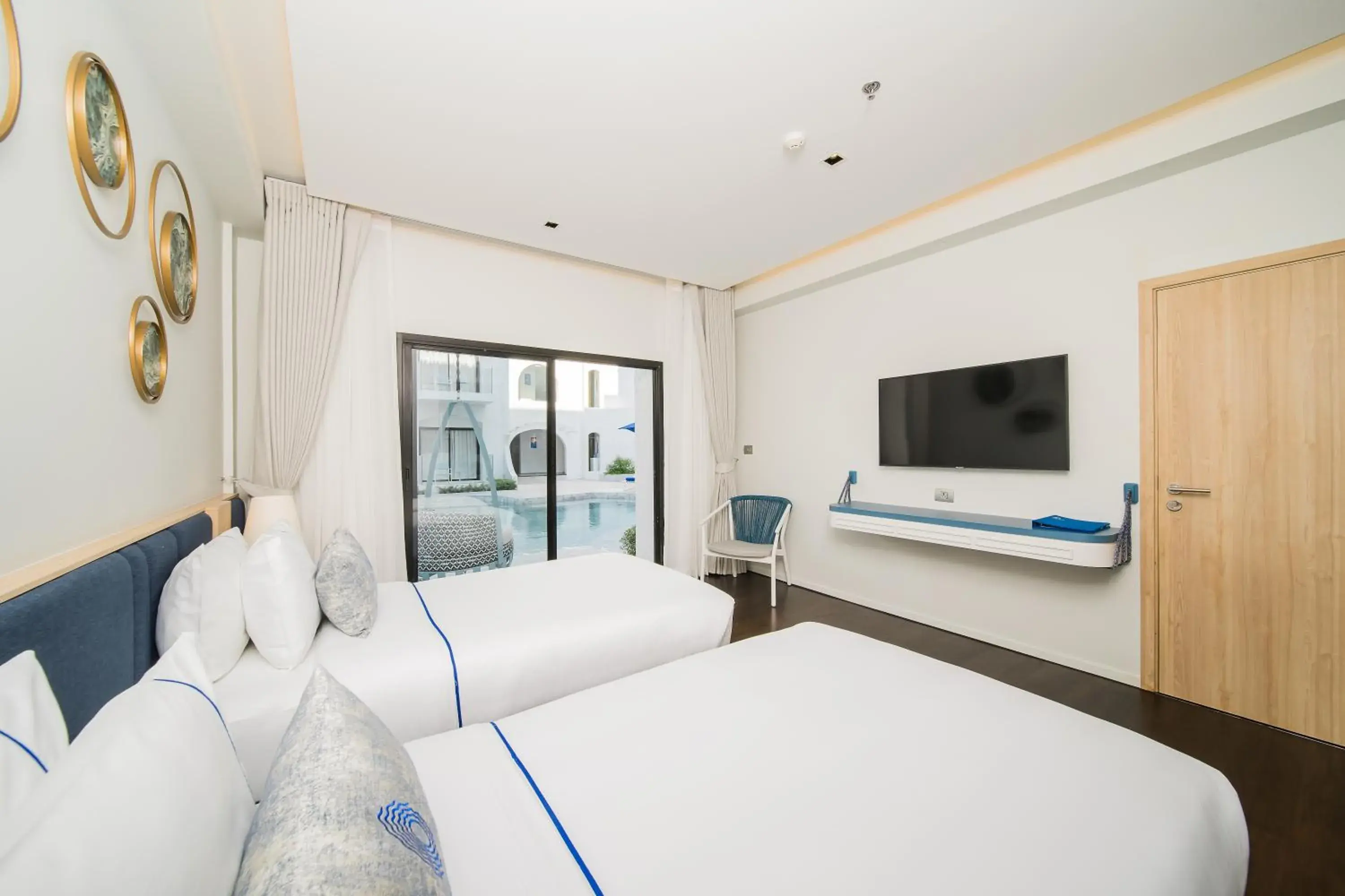 Deluxe Twin Room with Pool Access in Kram Pattaya Deluxe Twin Room with Pool Access in Kram Pattaya