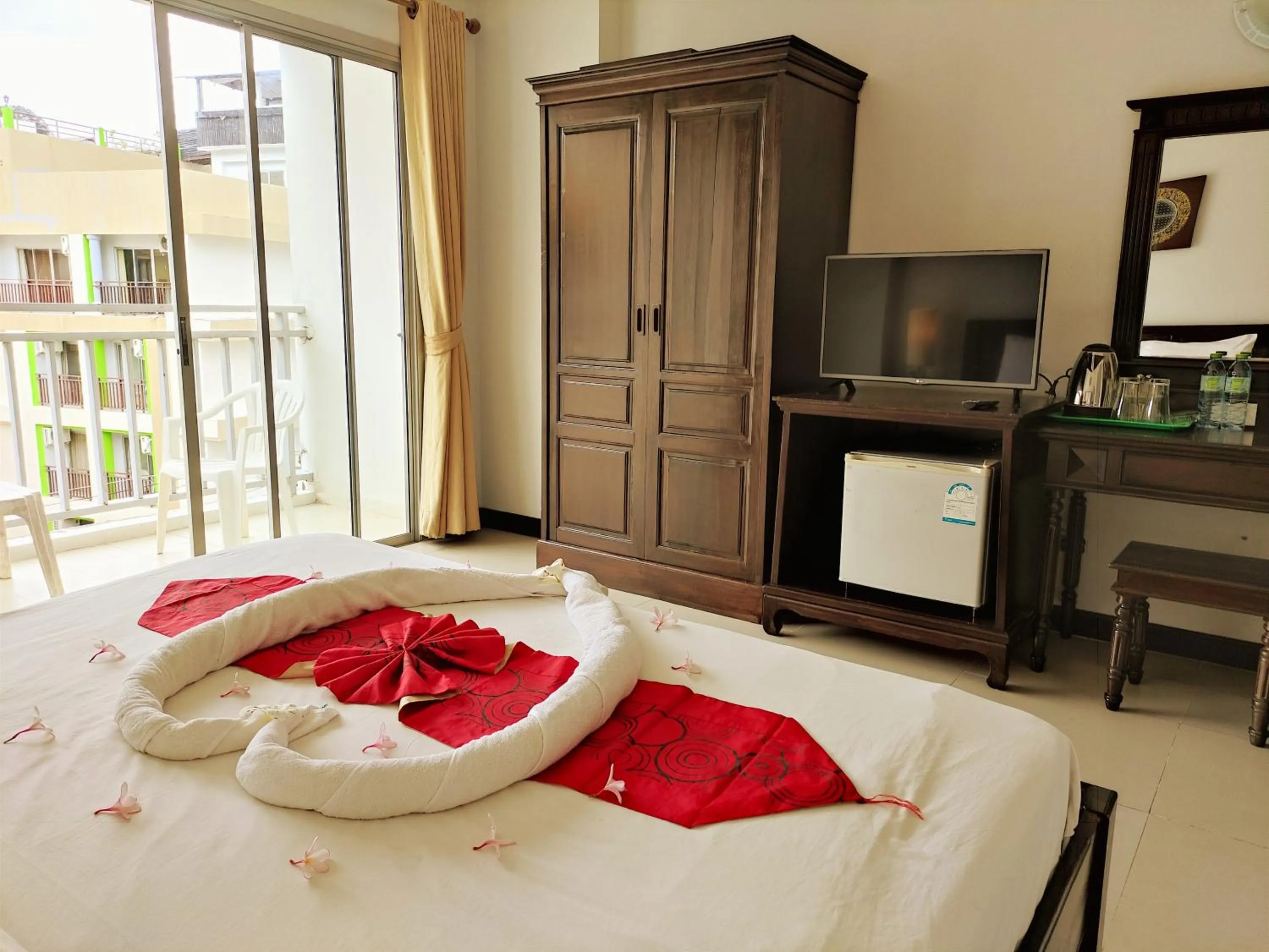 Bedroom, Bed in Garden Phuket Hotel