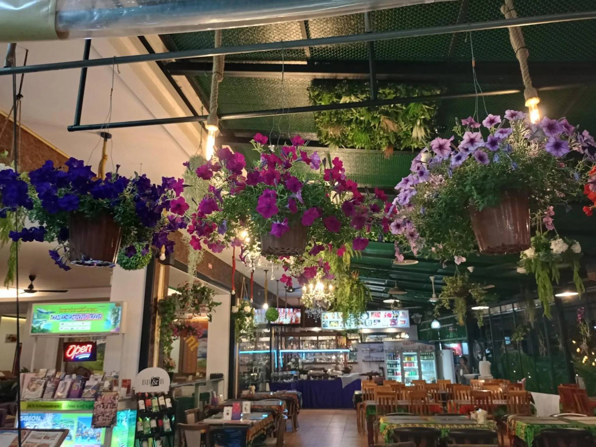 Restaurant/places to eat in Garden Phuket Hotel