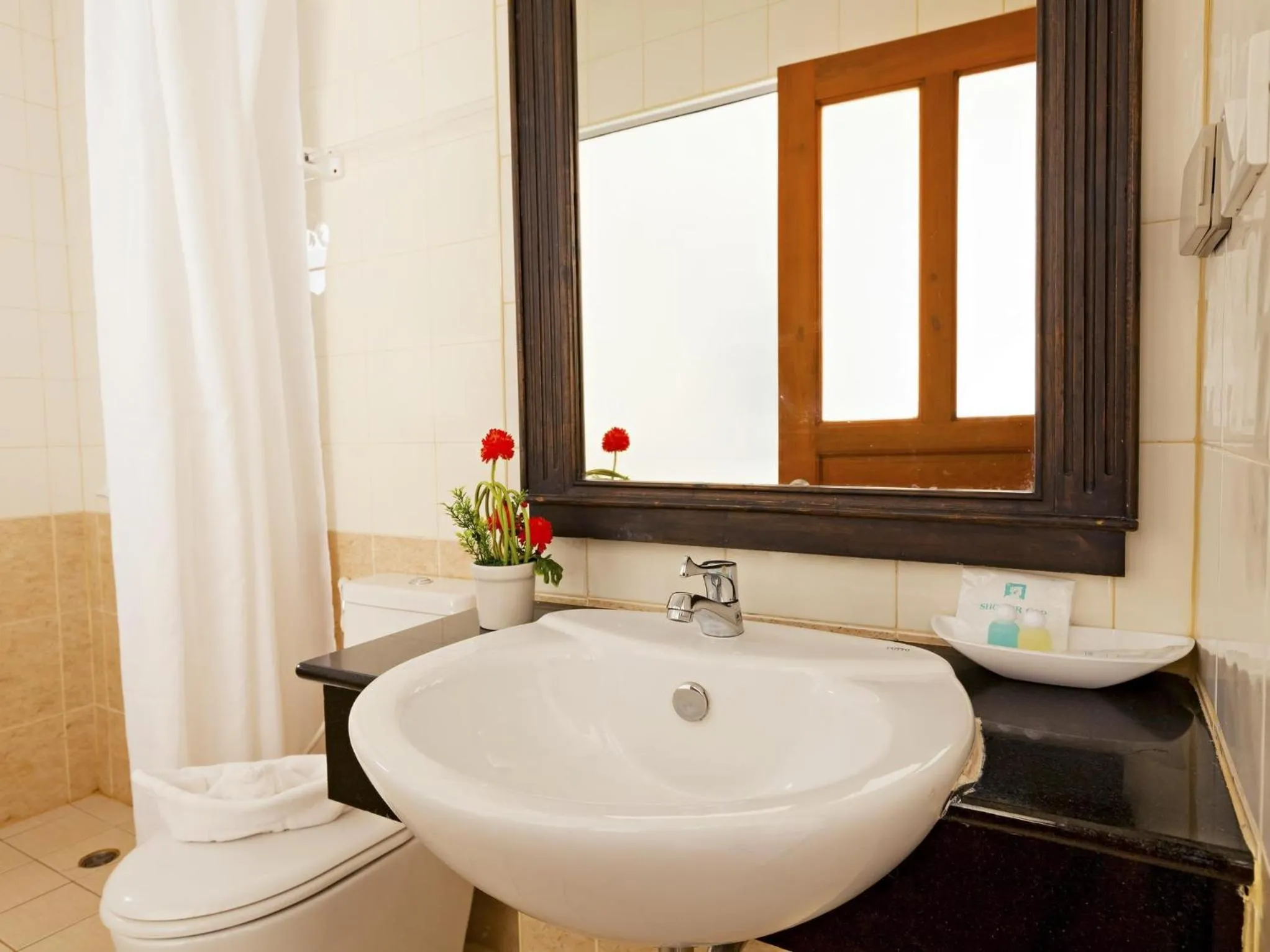 Bathroom in Garden Phuket Hotel