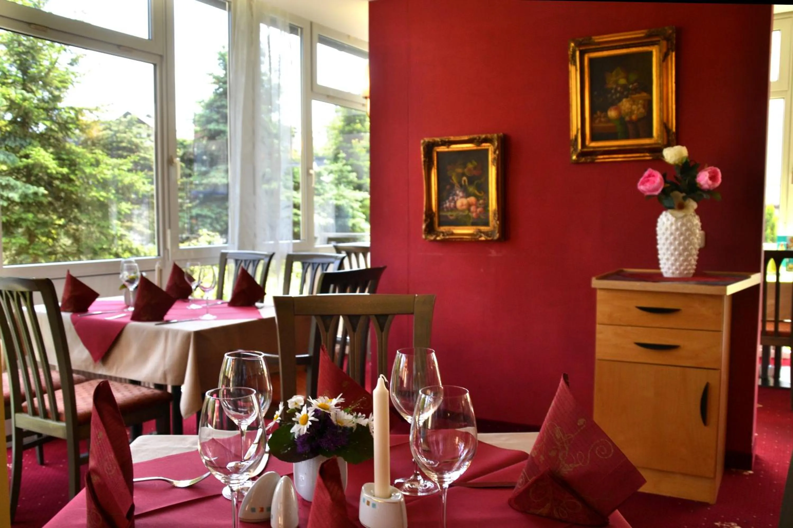 Restaurant/places to eat in Parkhotel Helene