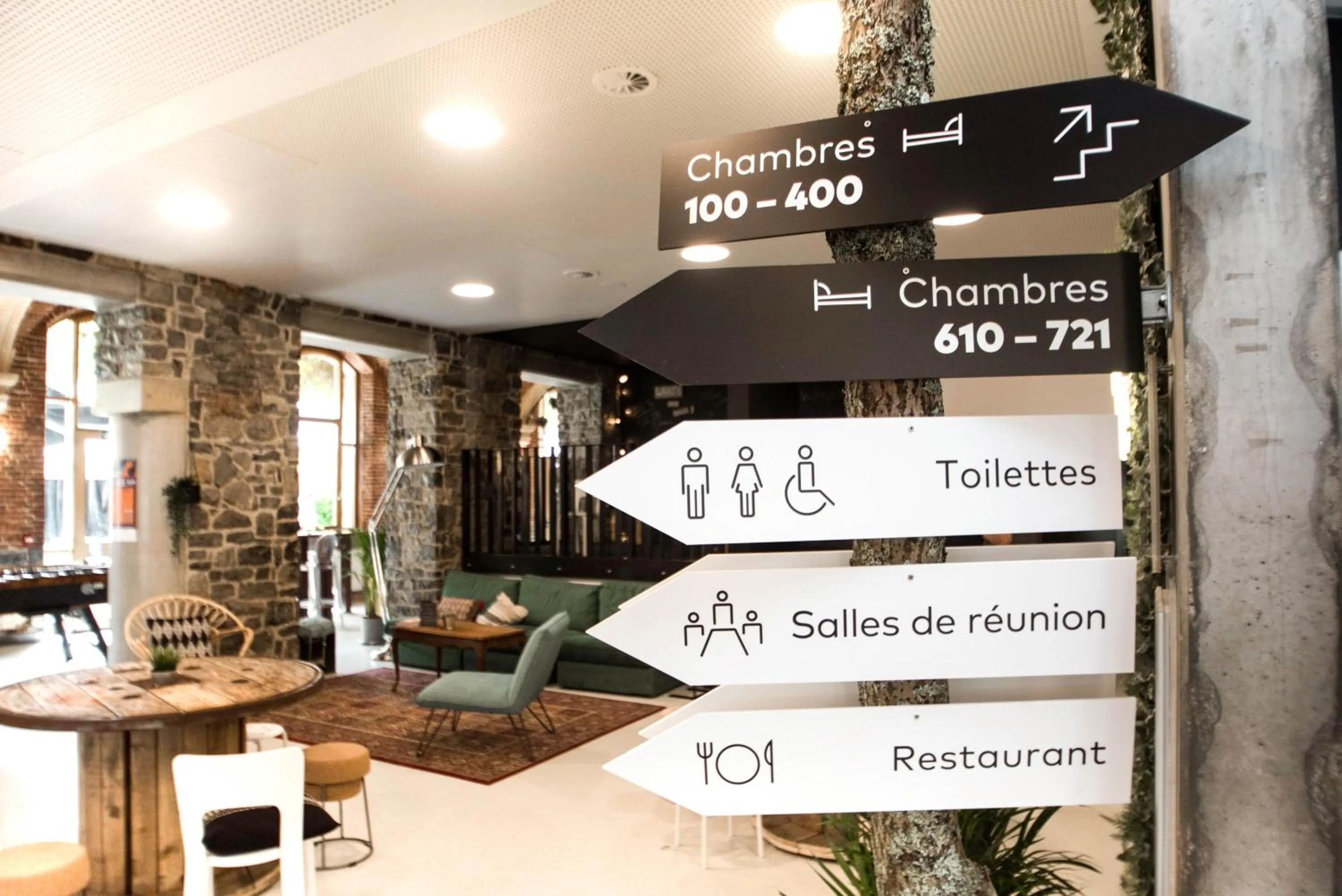 Logo/Certificate/Sign in Liège Youth Hostel