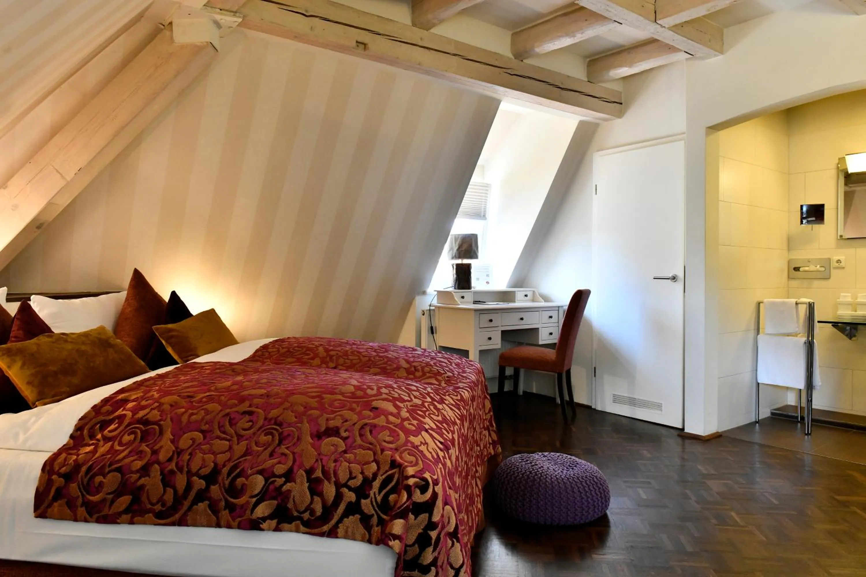 Bed in Villa Mittermeier, Hotellerie & Restaurant