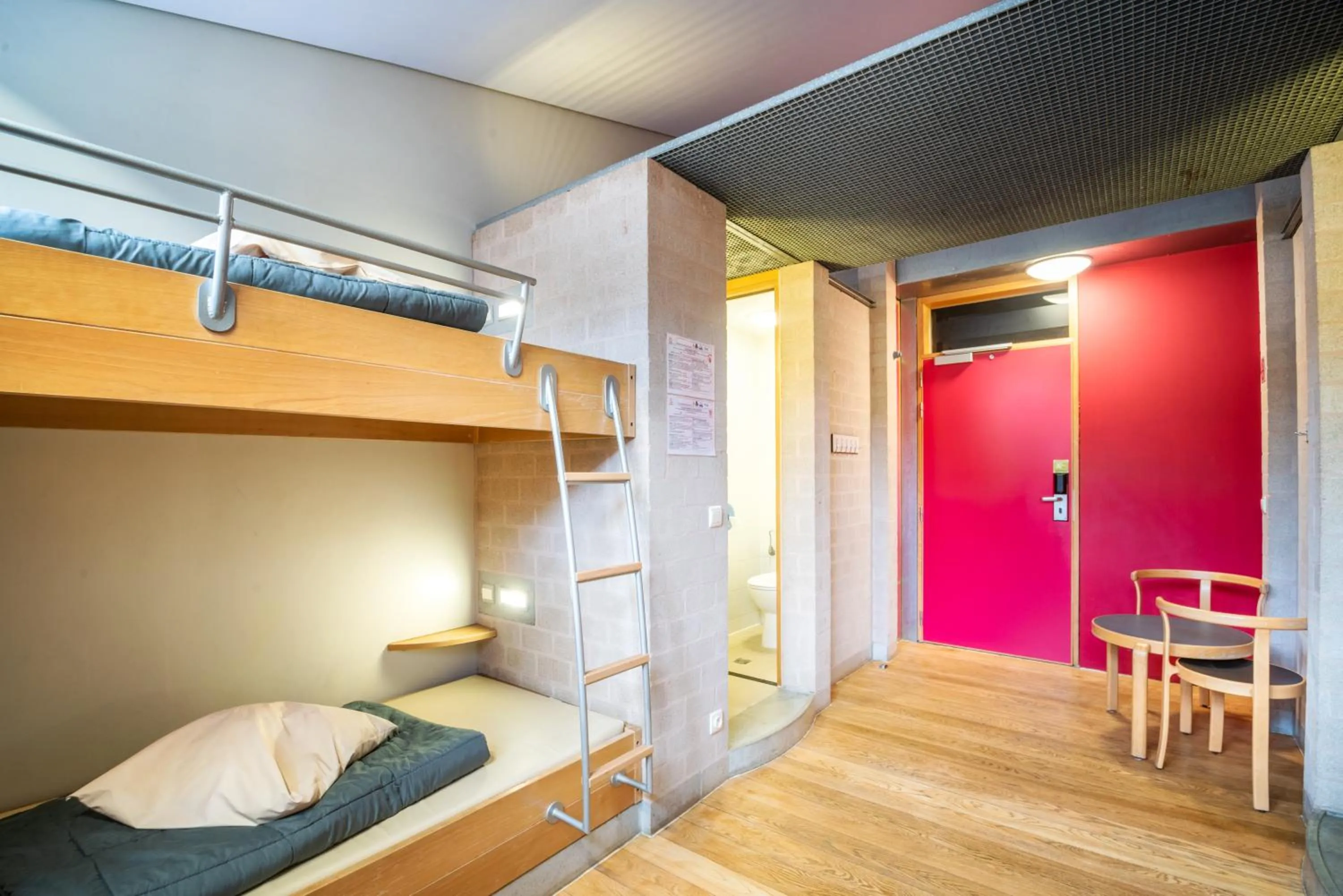 bunk bed, Bed in Auberge de Jeunesse de Mons