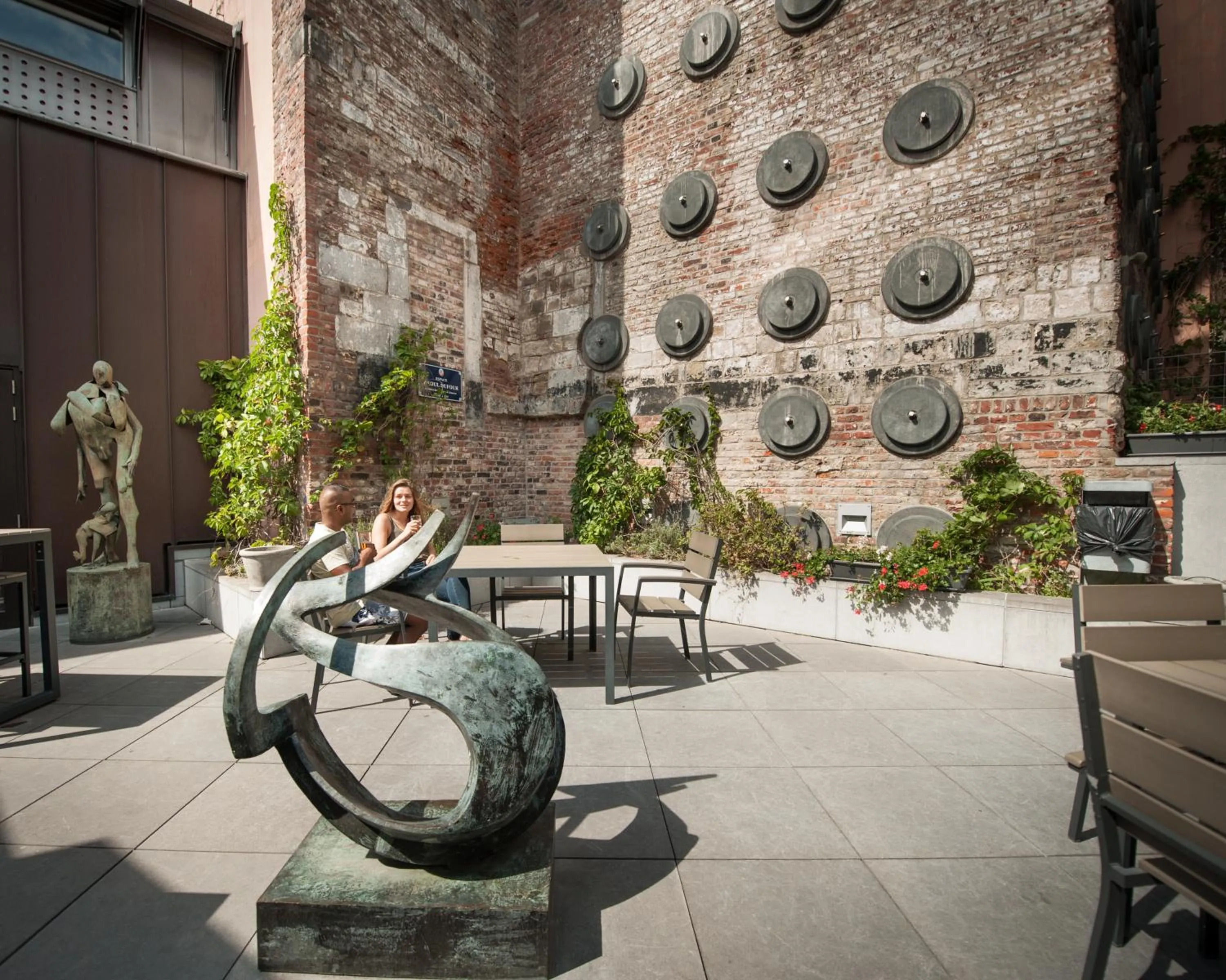 Property building in Auberge de Jeunesse de Mons