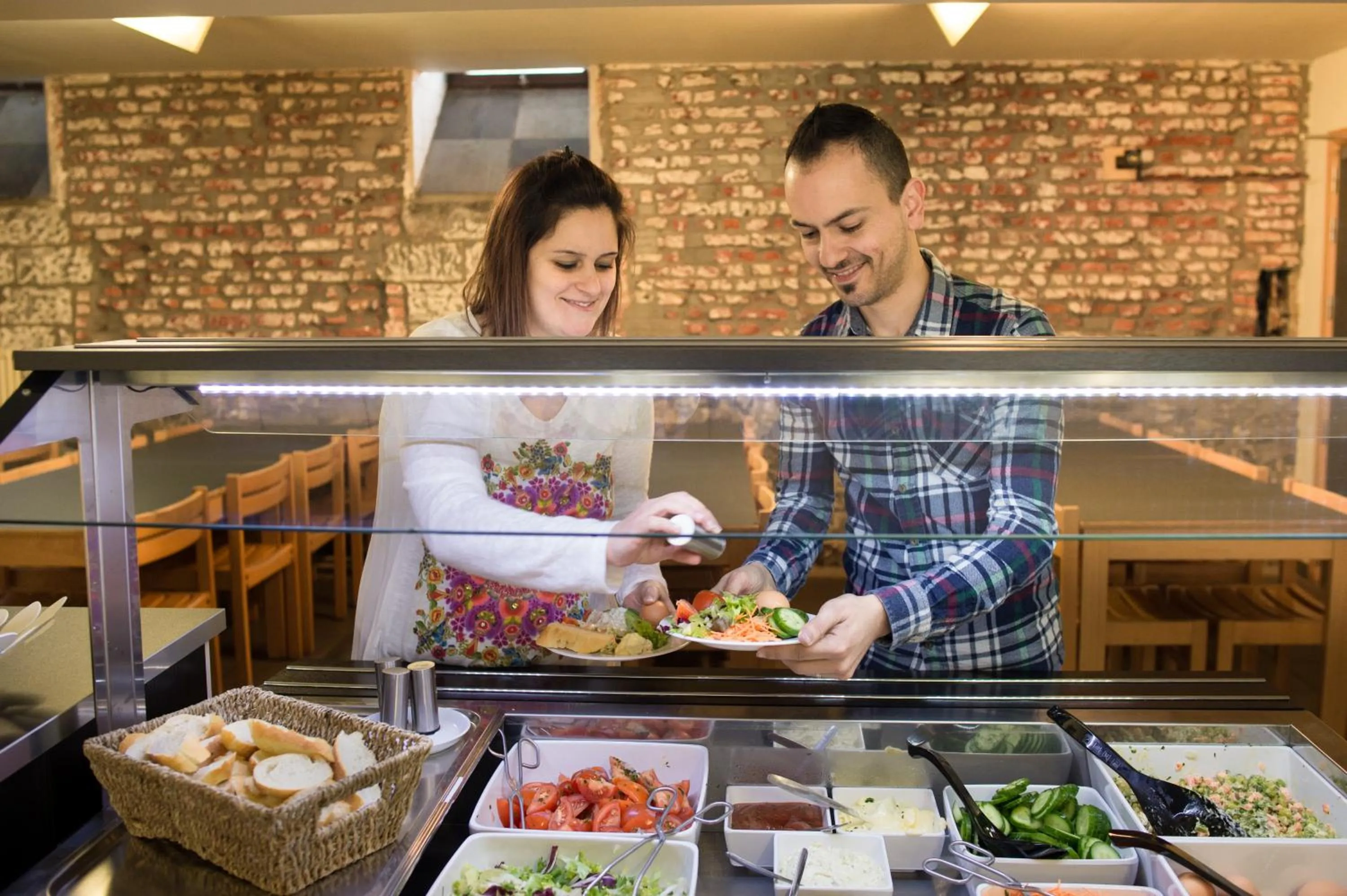 Restaurant/places to eat in Auberge de Jeunesse de Tournai - Youth Hostel