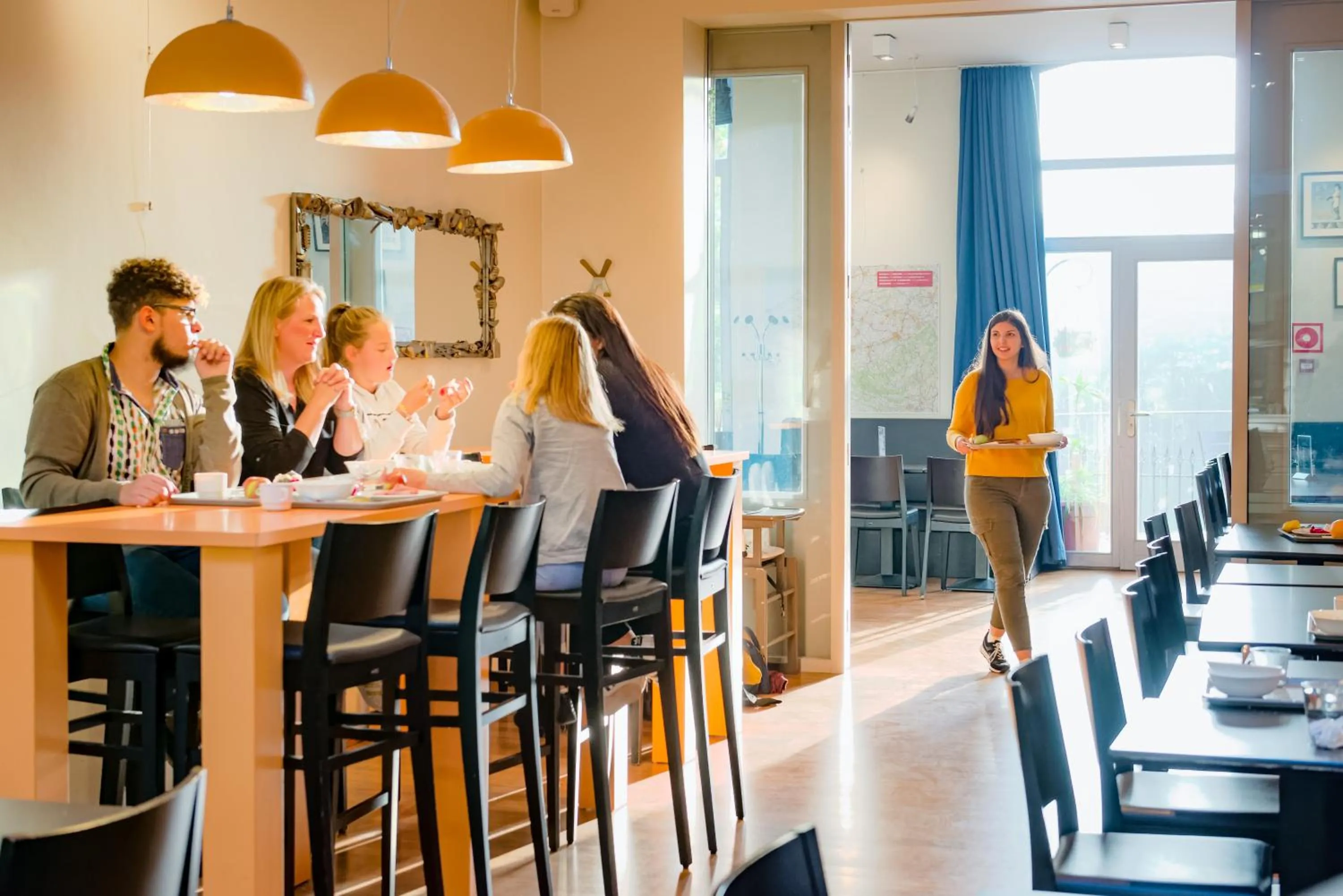 Restaurant/places to eat in Auberge de Jeunesse de Namur