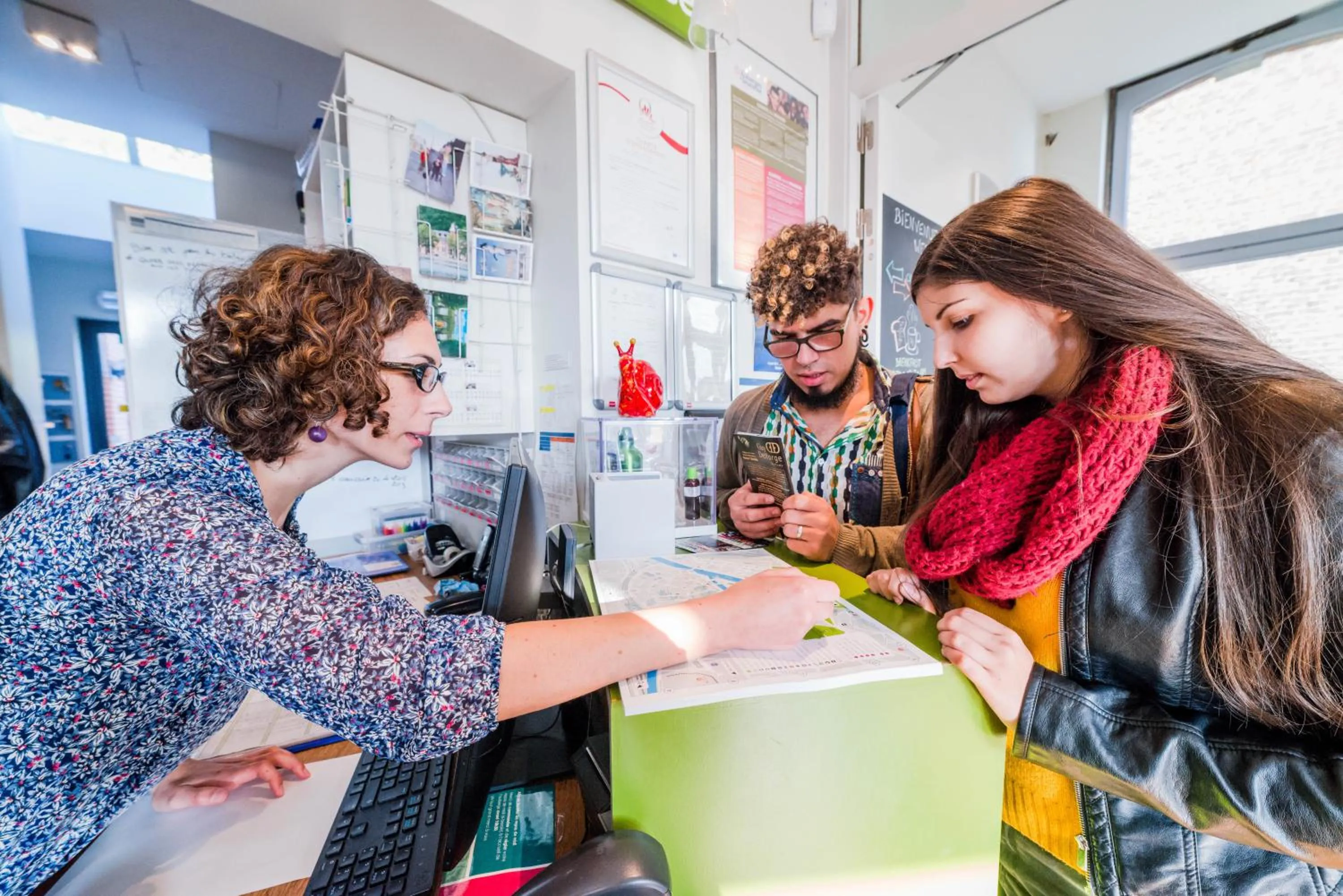 Staff in Auberge de Jeunesse de Namur