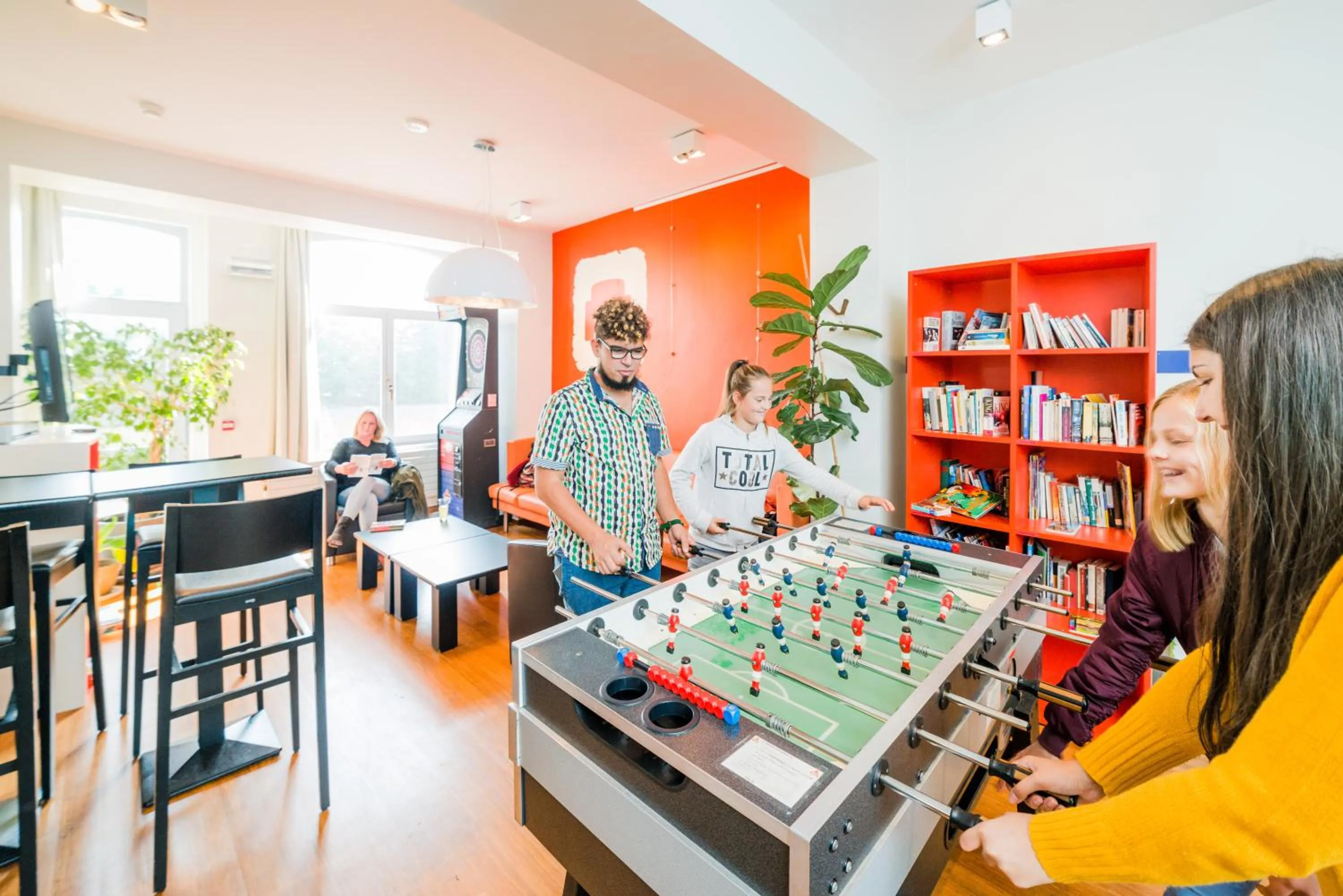 Communal lounge/ TV room in Auberge de Jeunesse de Namur