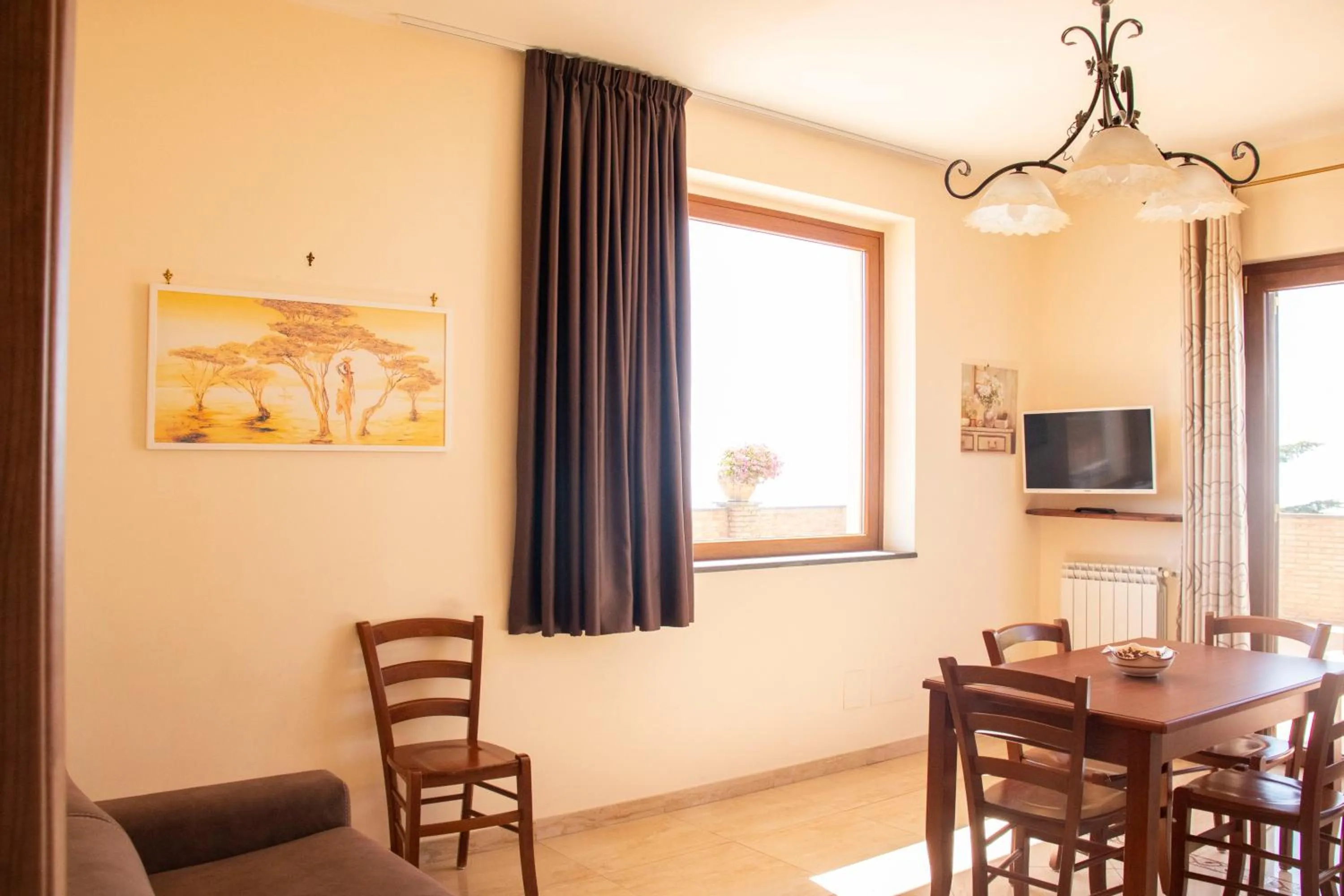 TV and multimedia in Etna Royal View