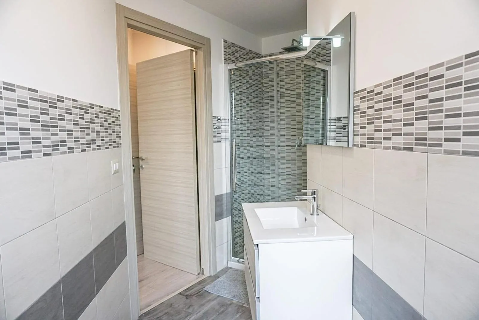 Shower in B&B IL BASTIONE