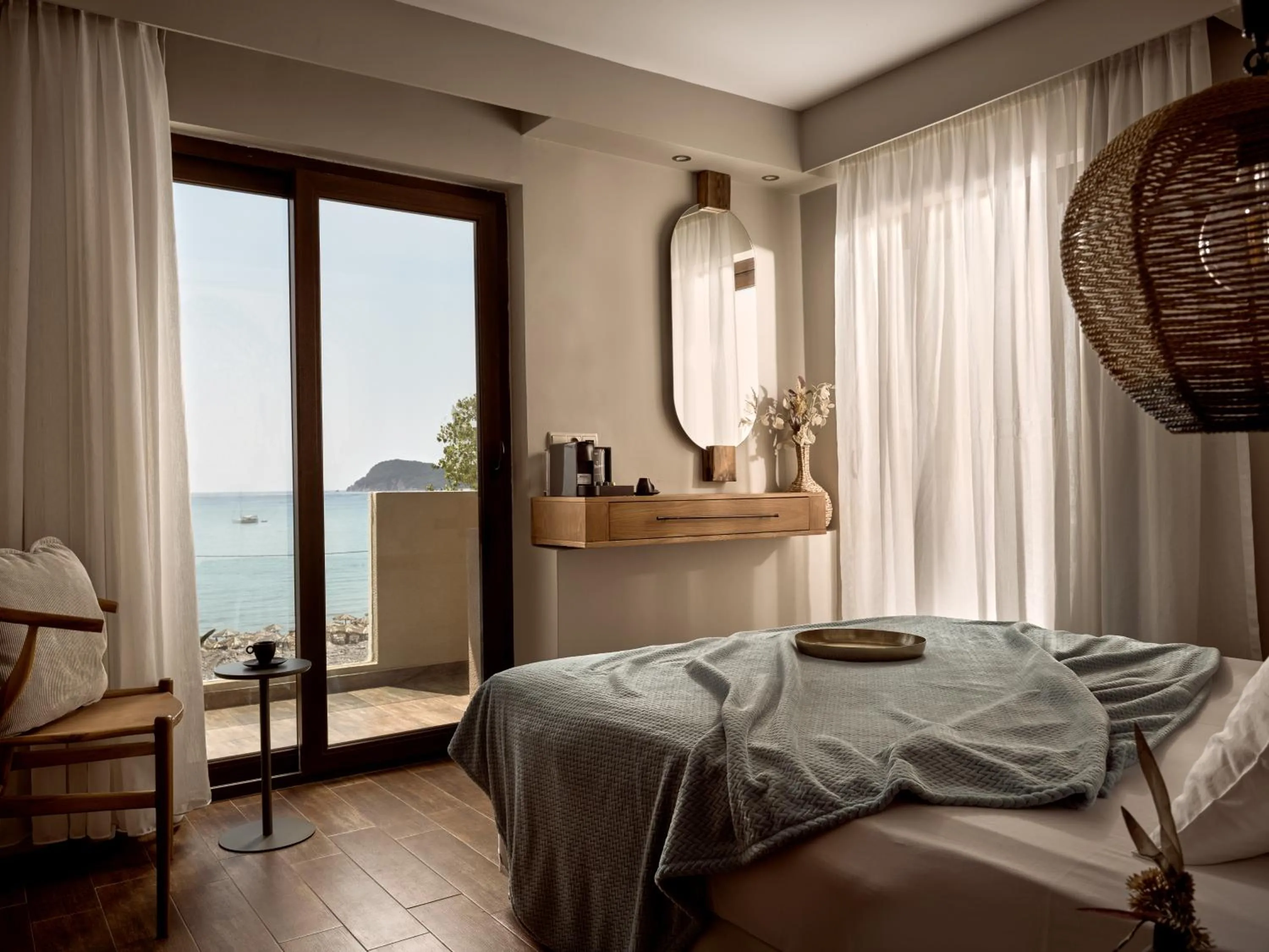Sea view, Bed in GARDELLI RESORT