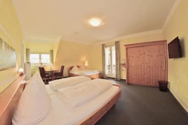 Bedroom, Bed in Hotel Hirschen