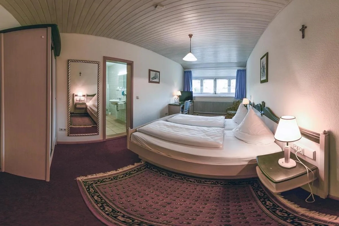 Bed in Hotel Hirschen