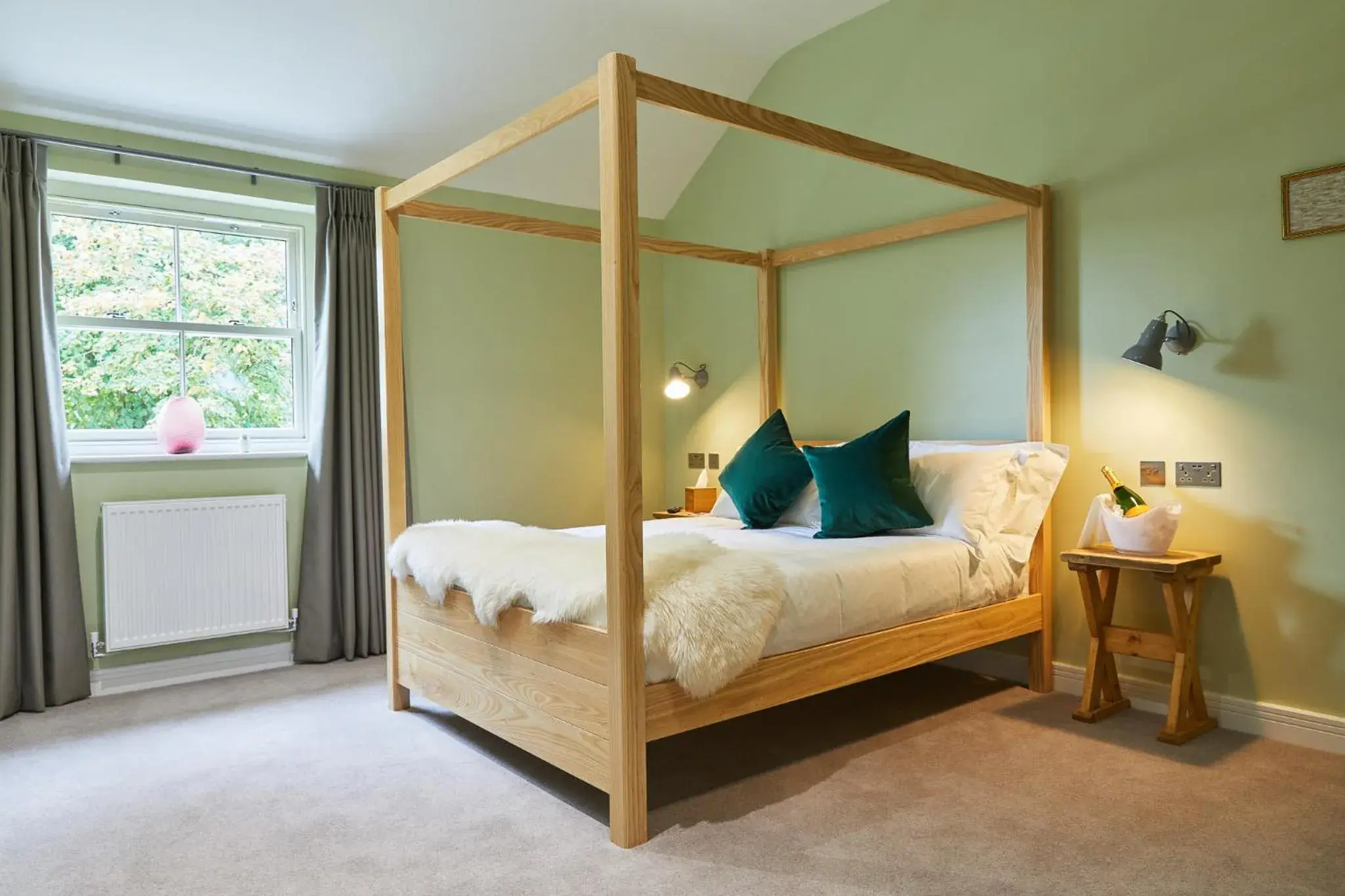 Deluxe Double Room in The Lime Tree Inn Deluxe Double Room in The Lime Tree Inn