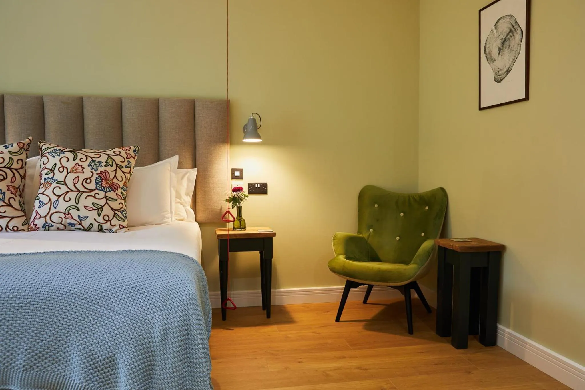 Seating area, Bed in The Lime Tree Inn