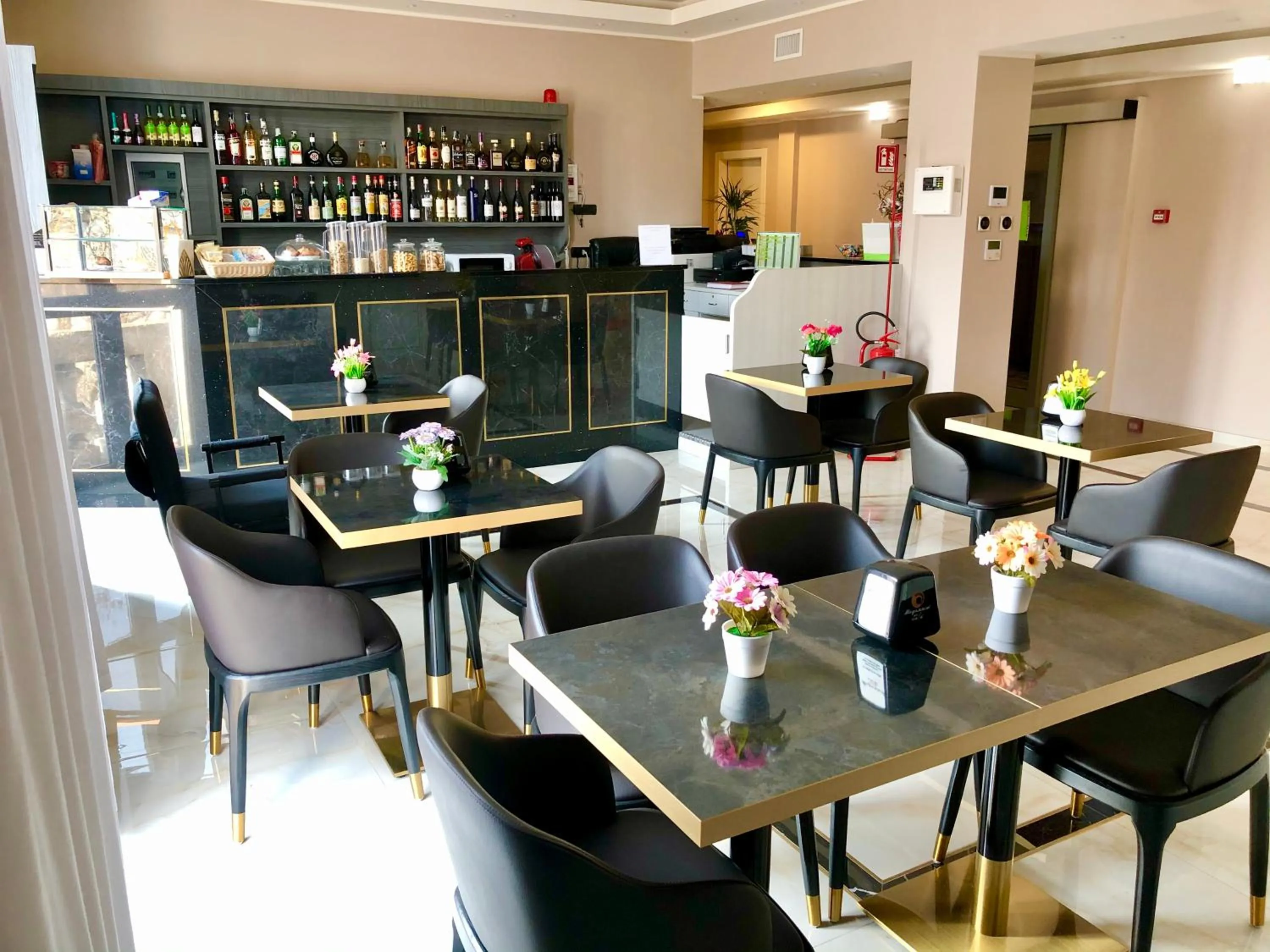 Restaurant/places to eat in Hotel Folen