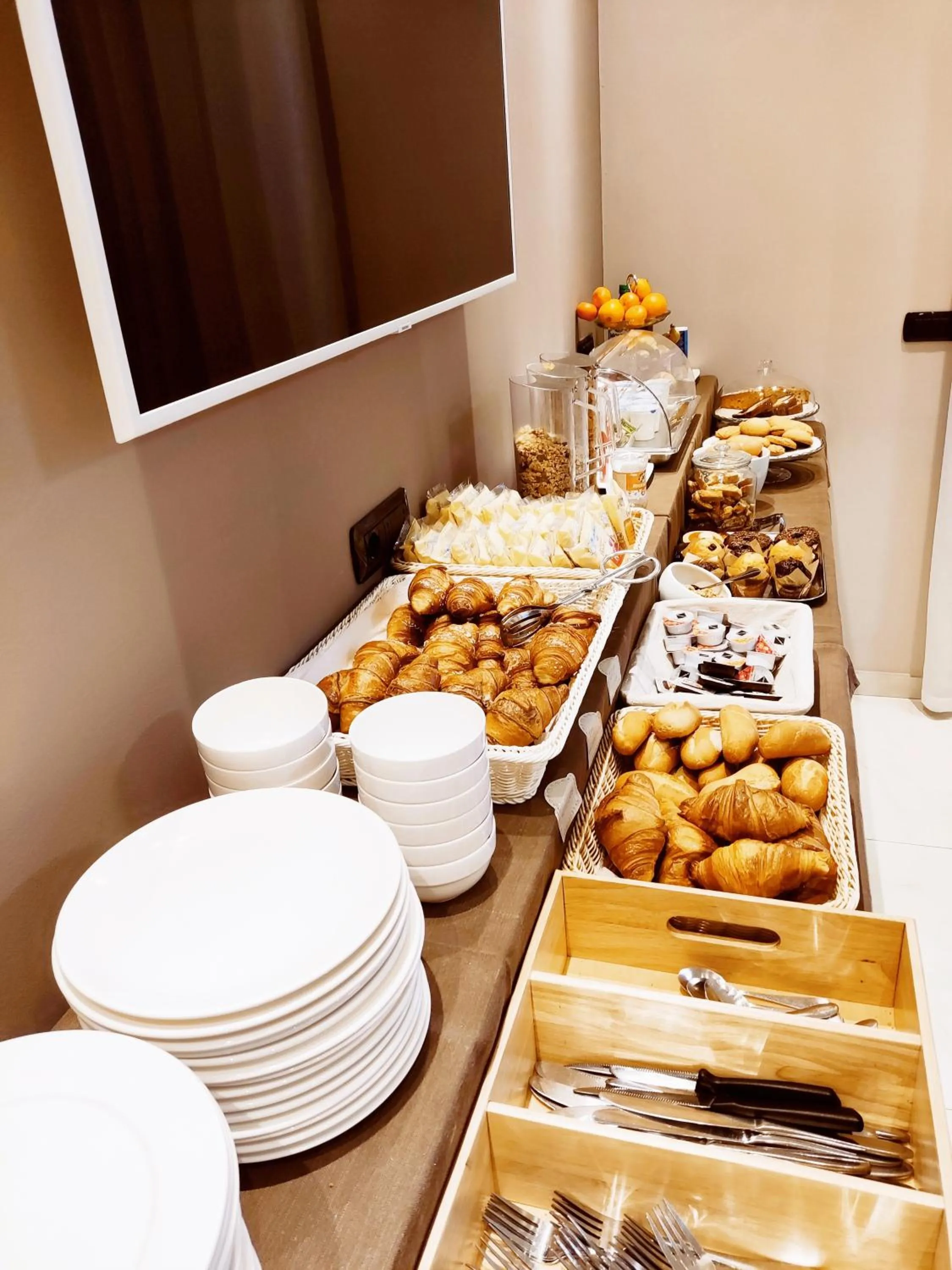 Buffet breakfast in Hotel Folen