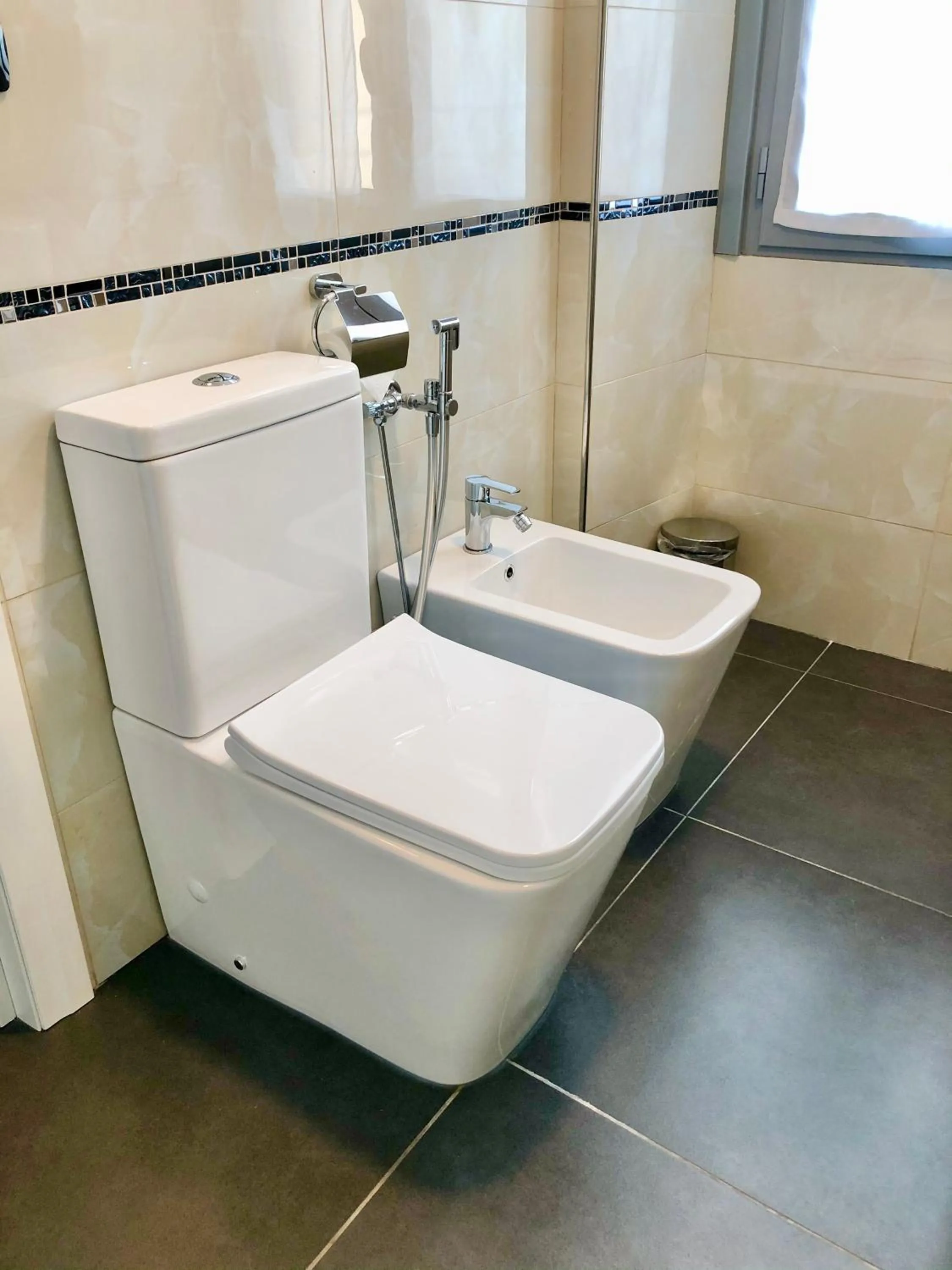 Toilet in Hotel Folen