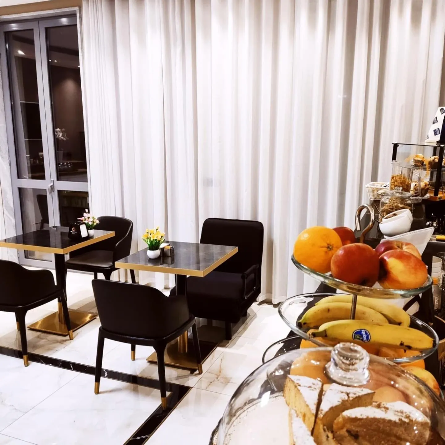 Continental breakfast in Hotel Folen