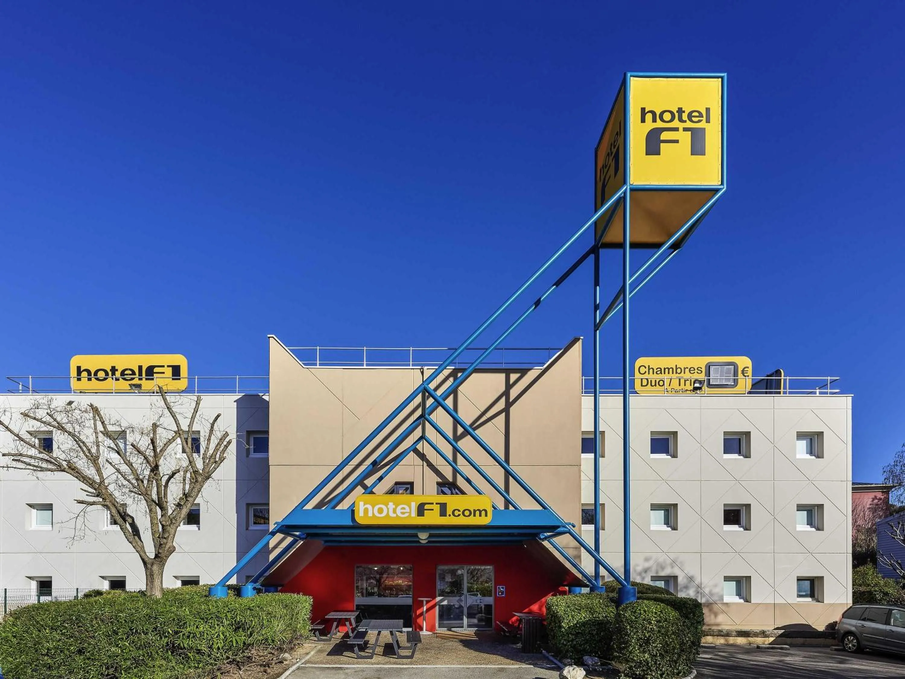 Property building in hotelF1 Chartres