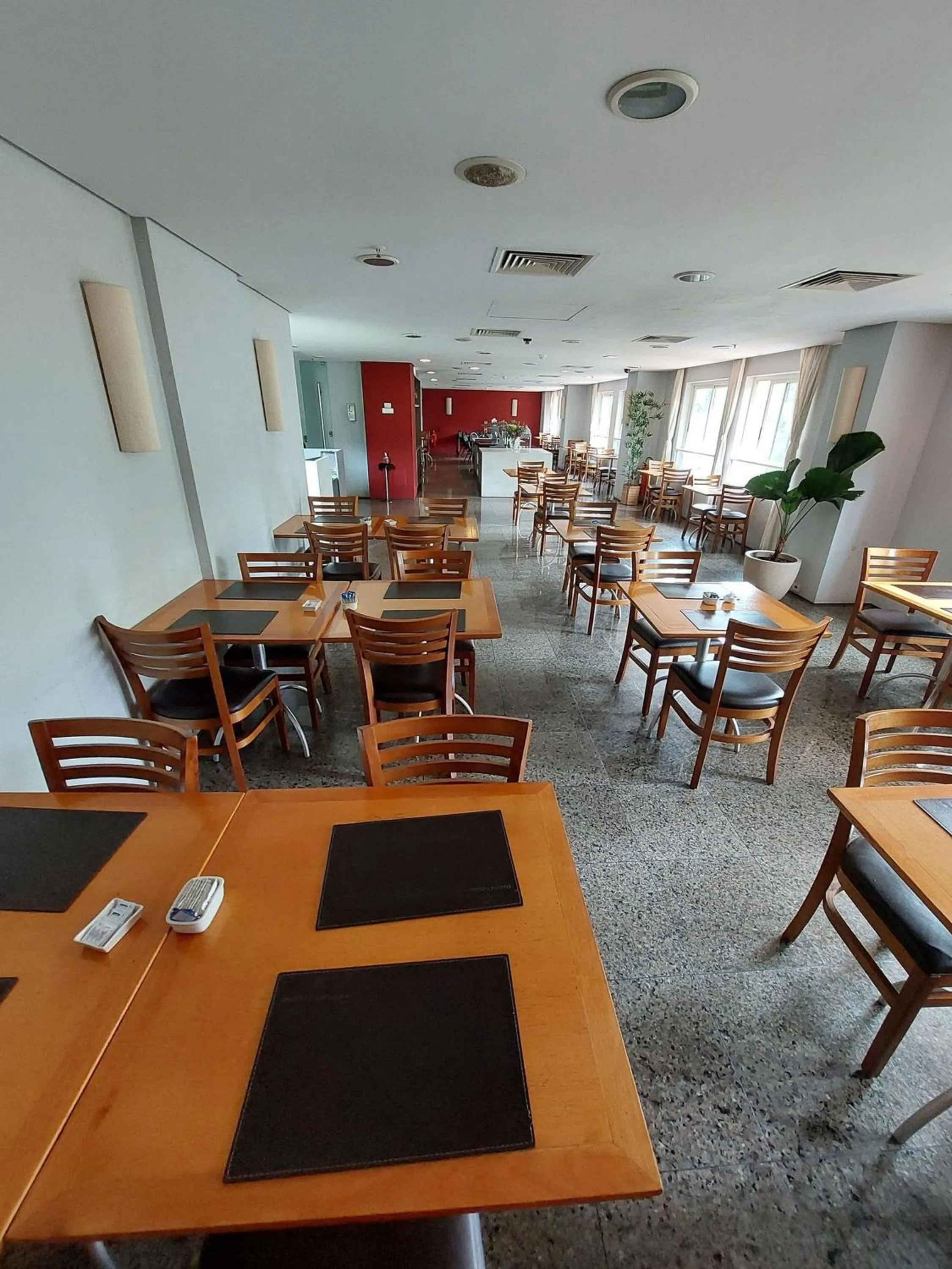 Restaurant/places to eat in Flat Barra First