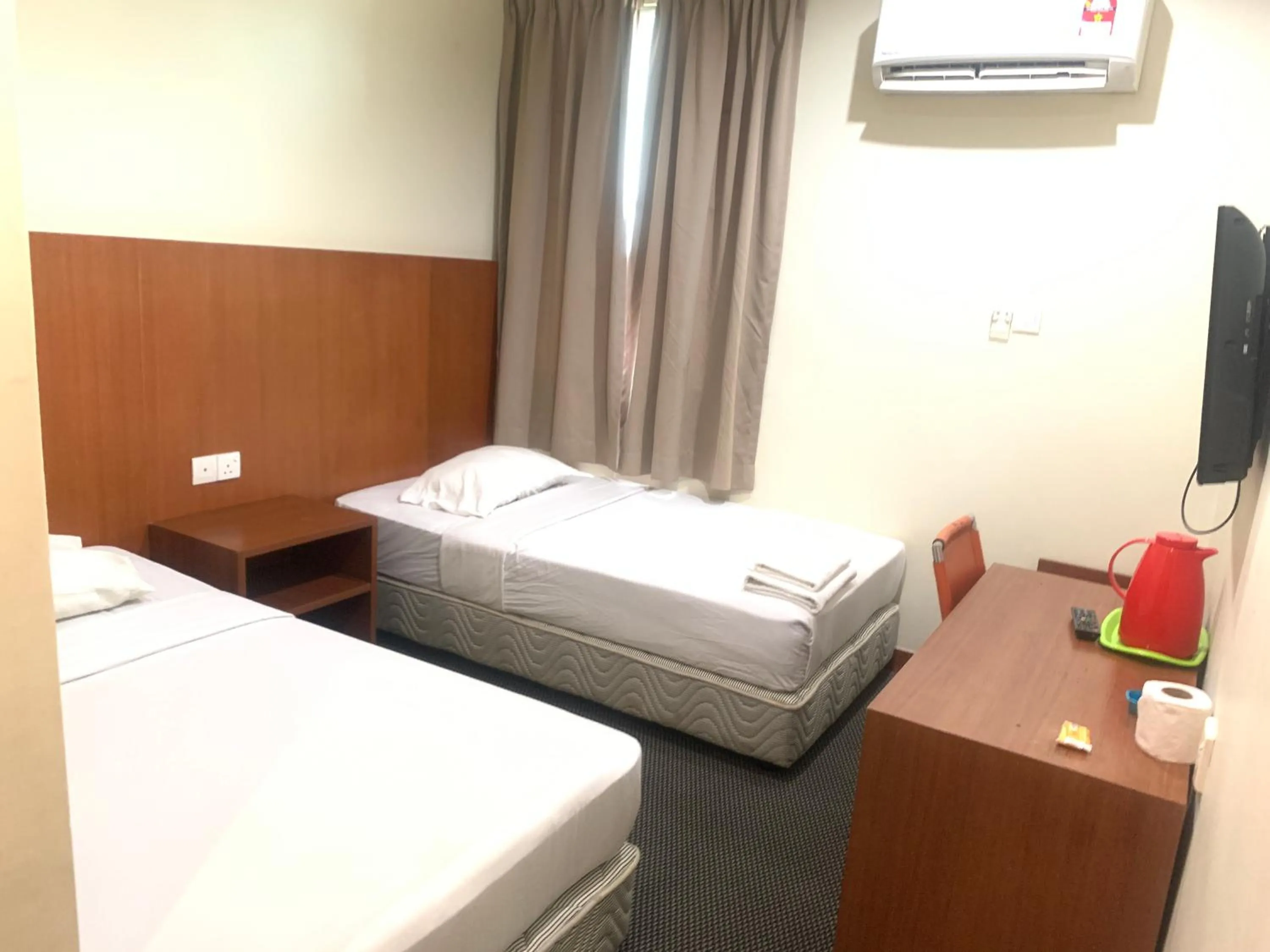 Bedroom, Bed in Grand Hotel 2