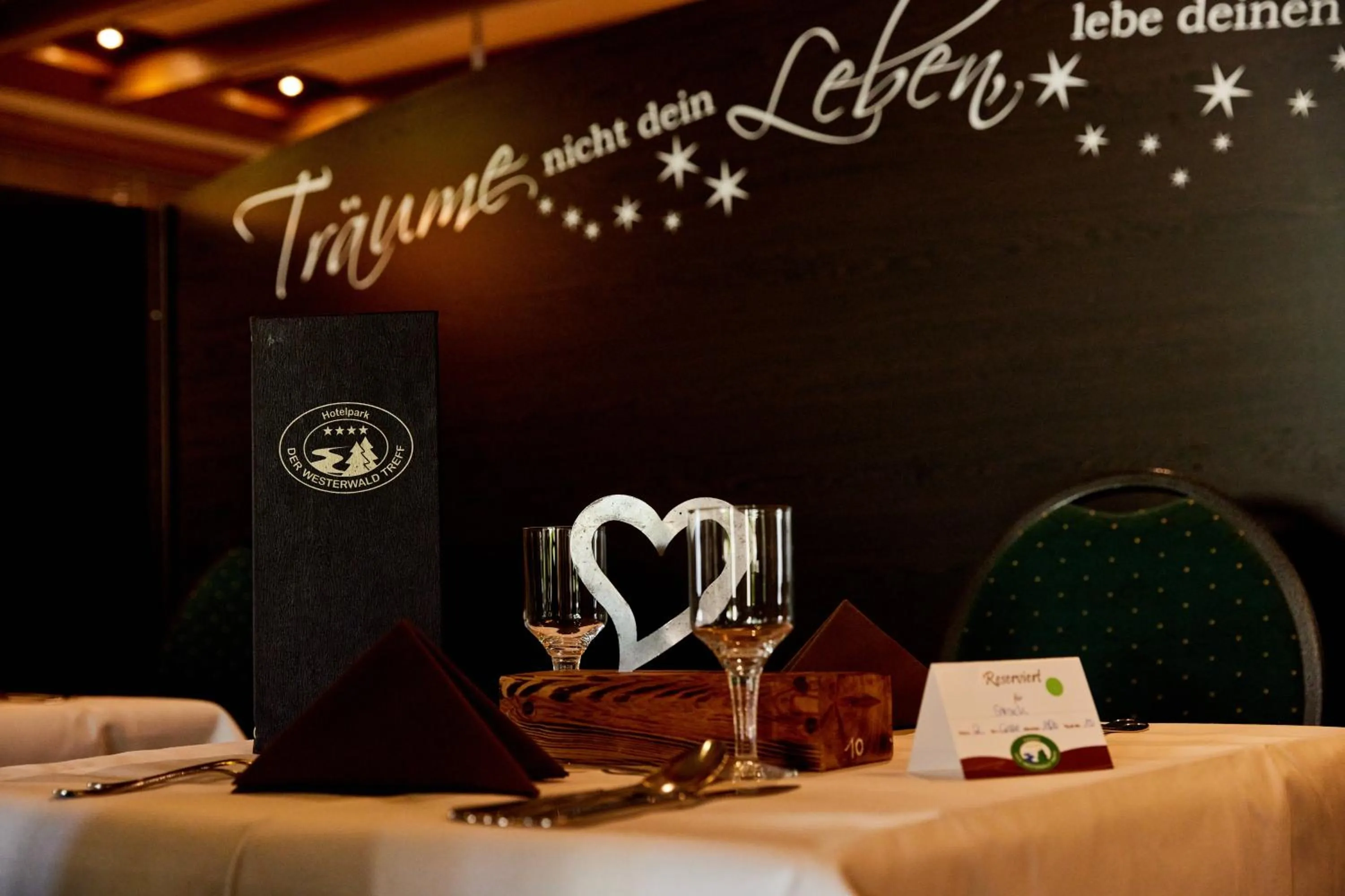 Restaurant/places to eat, Bed in Hotelpark der Westerwald Treff