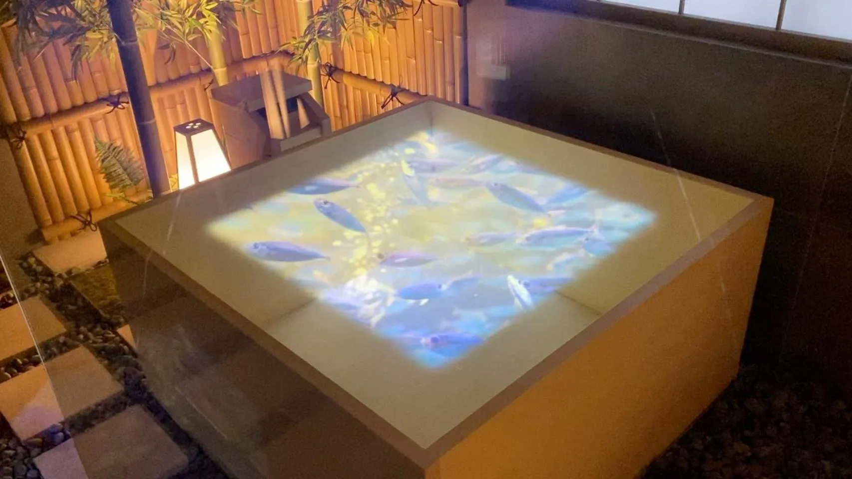 Bath in KONJAKUSO Osaka Bentencho "HIKARIYUYA" Projection M apping SPA