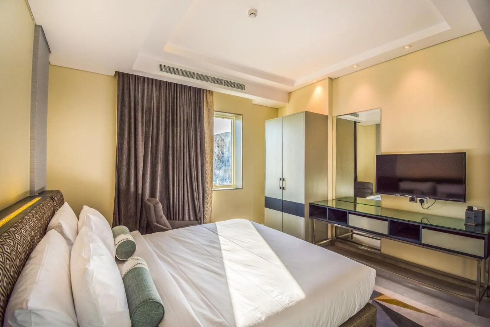 Bedroom, Bed in Ewaa Express Hotel - Tabuk