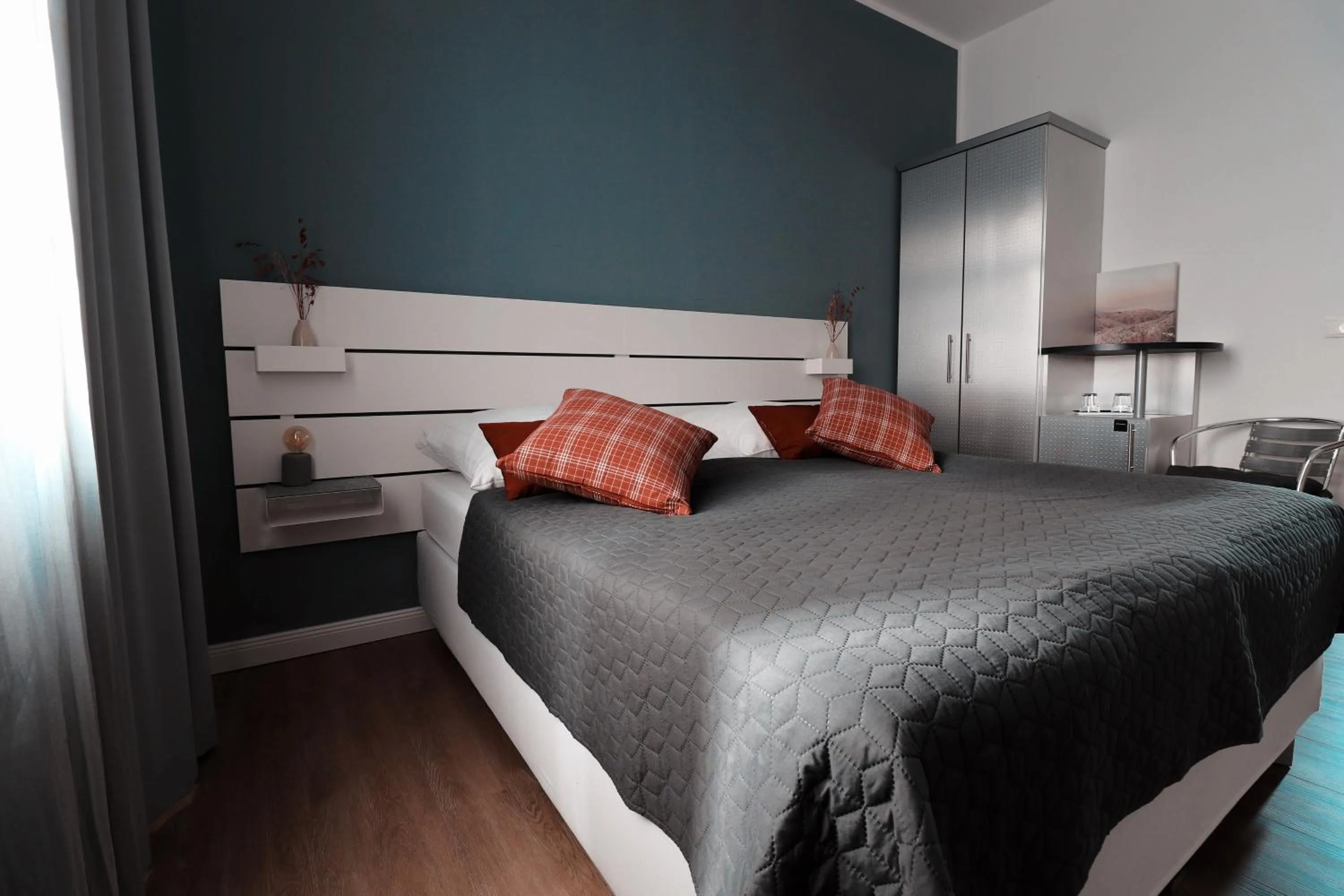 Photo of the whole room, Bed in Boutique Hotel VIVA CREATIVO