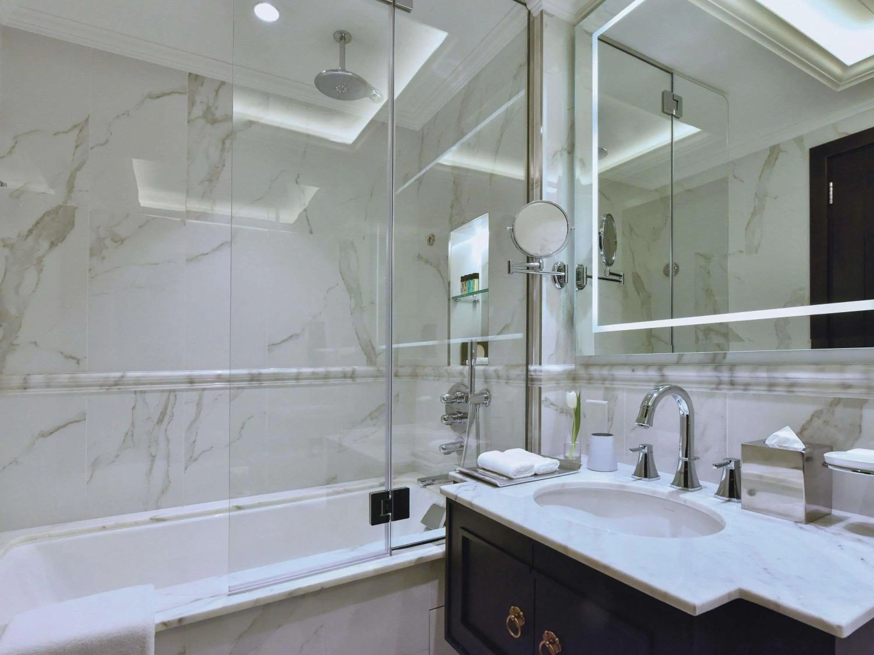 Bedroom in Mövenpick Hotel Bahrain