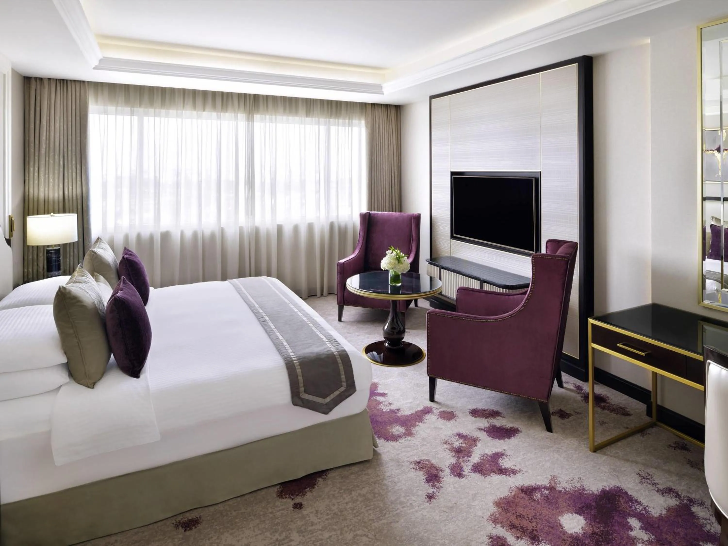 Bedroom, Bed in Mövenpick Hotel Bahrain