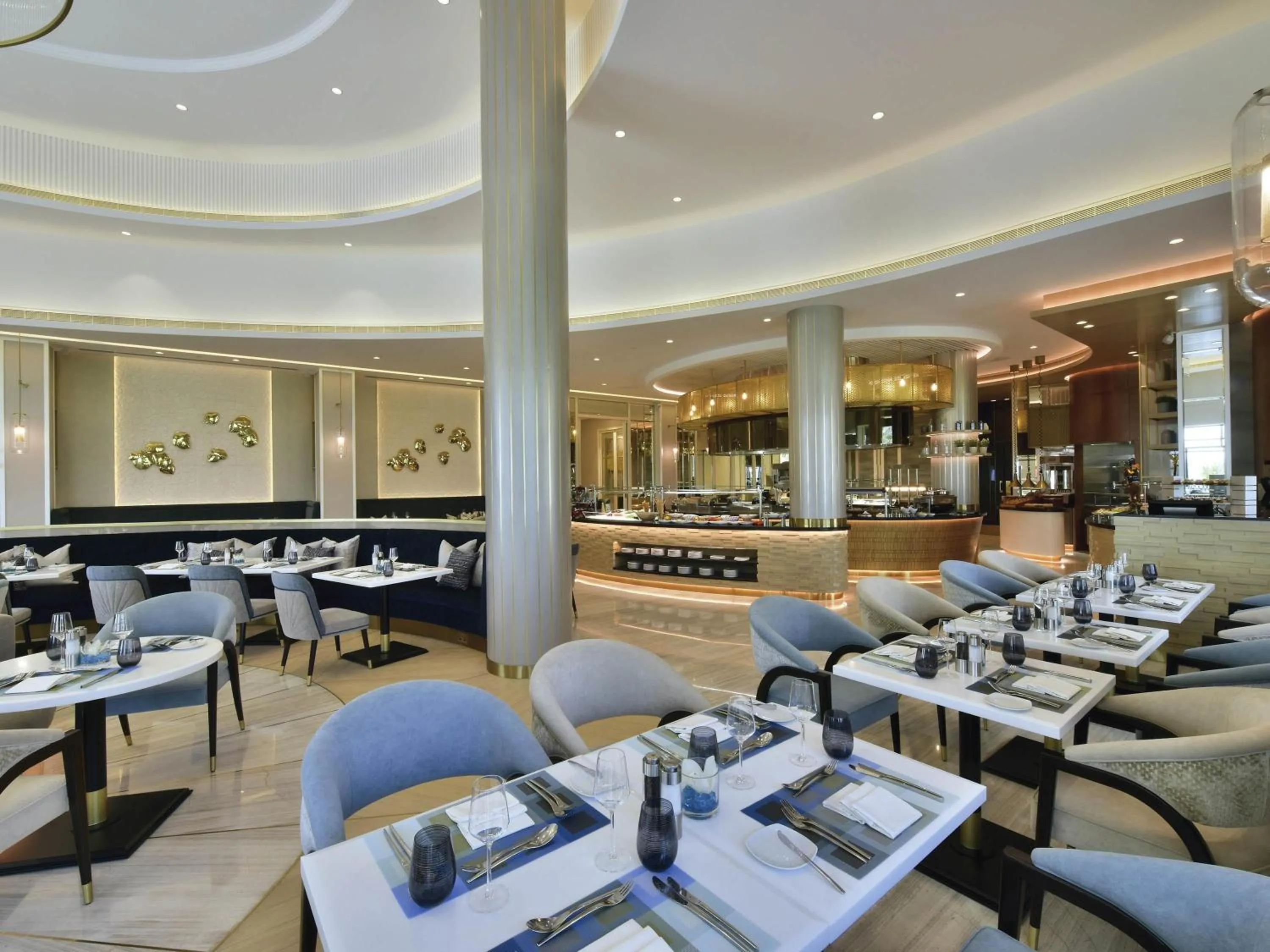 Restaurant/places to eat in Mövenpick Hotel Bahrain